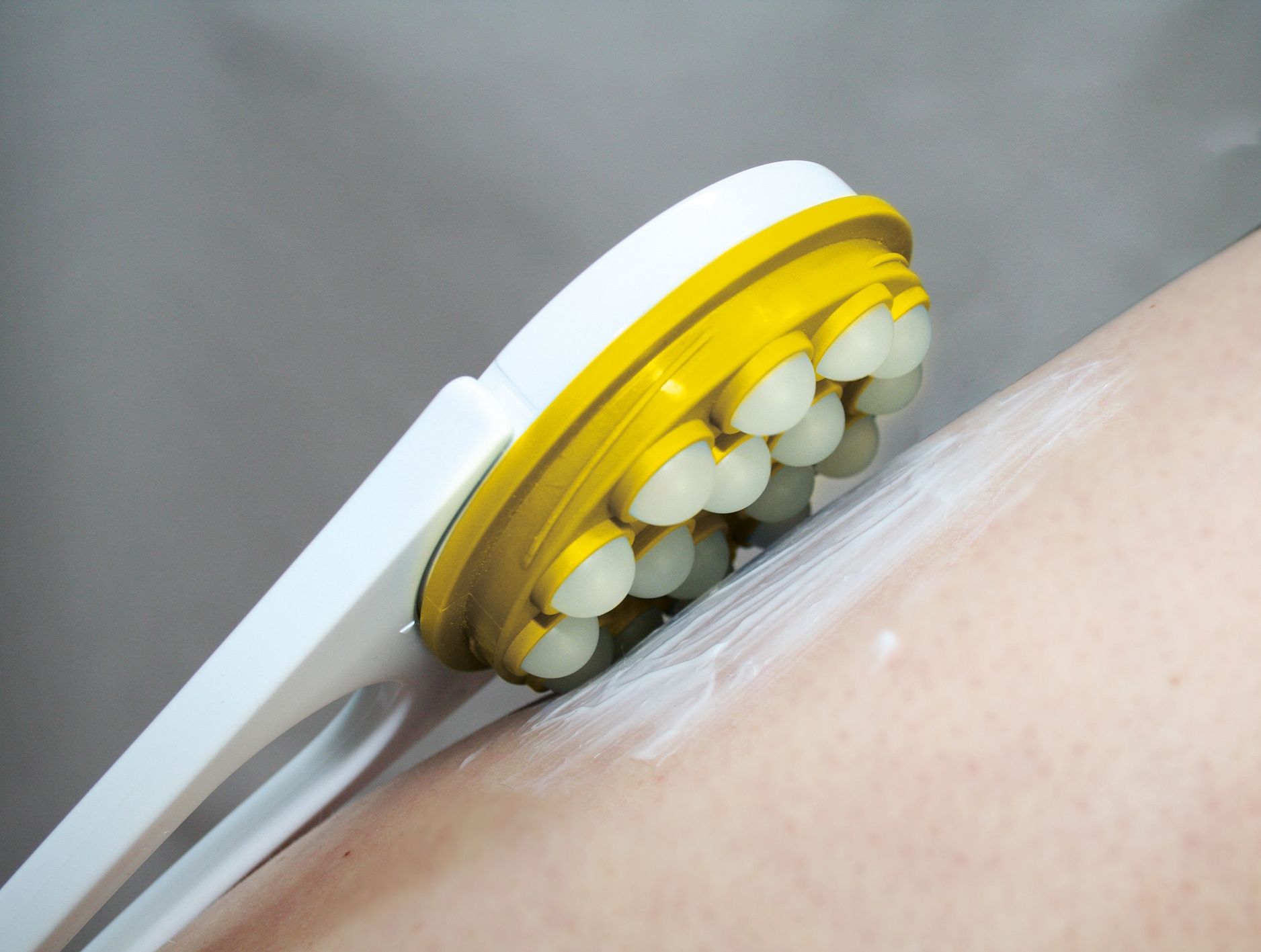 Hydas Körperbürste »Körperpflegeset mit 3 Aufsätzen für rundumgepflegte Haut«, Die innovative Eincremehilfe mit Schwamm- und Sisalaufsatz
