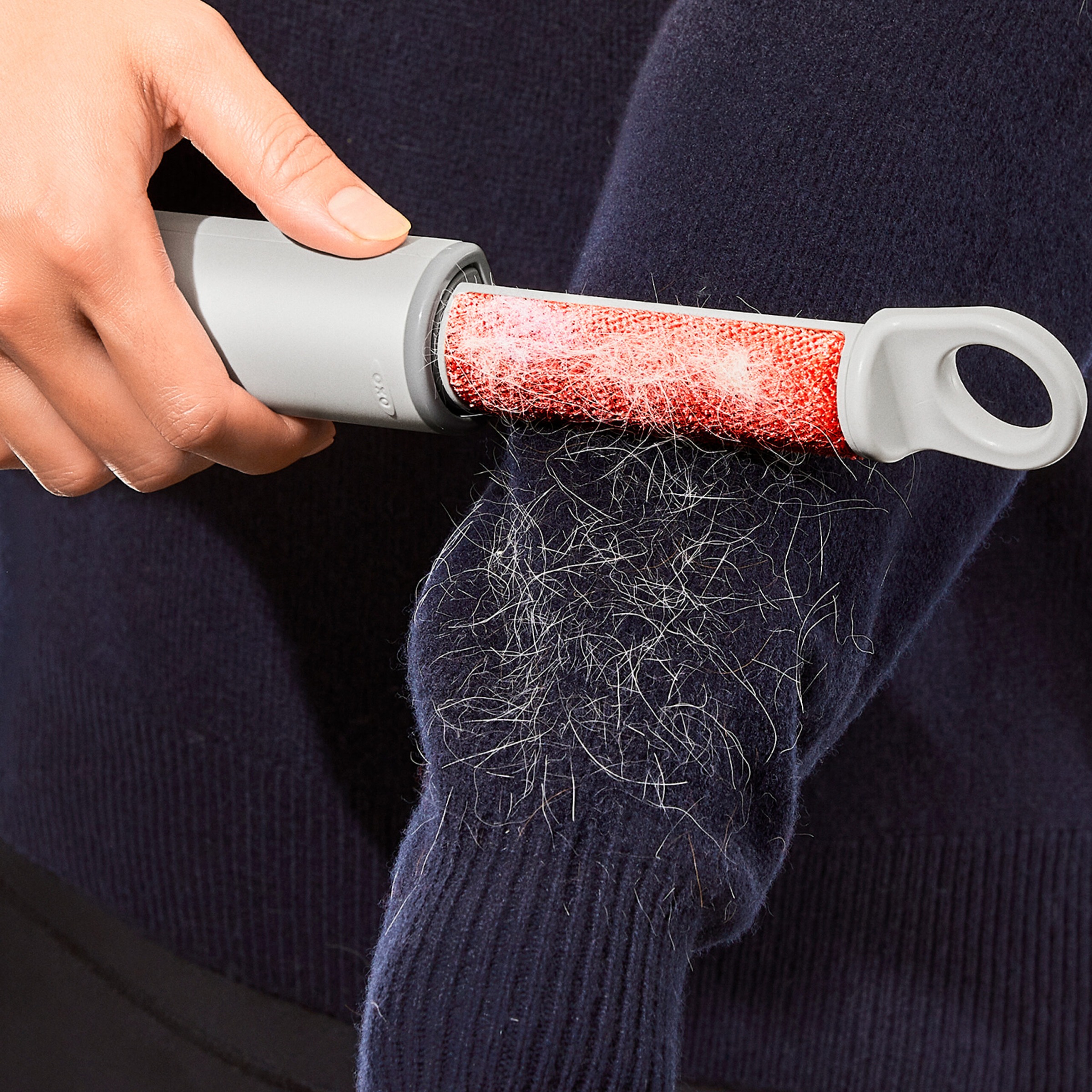 OXO Good Grips Fusselbürste, wiederverwendbar, Perfekt zum Entfernen von Katzen- und Hundehaaren