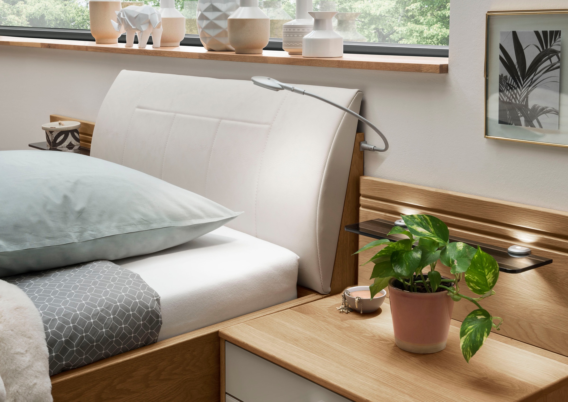 WIEMANN Bett »Kiruna, Bettgestell, Bettrahmen, Eiche Nachbildung, Polsterkopfteil«, (4-fache Liegehöhenverstellung, MADE IN GERMANY), Polsterkopfteil aus Kunstleder, verschiedene Größen, in Komforthöhe