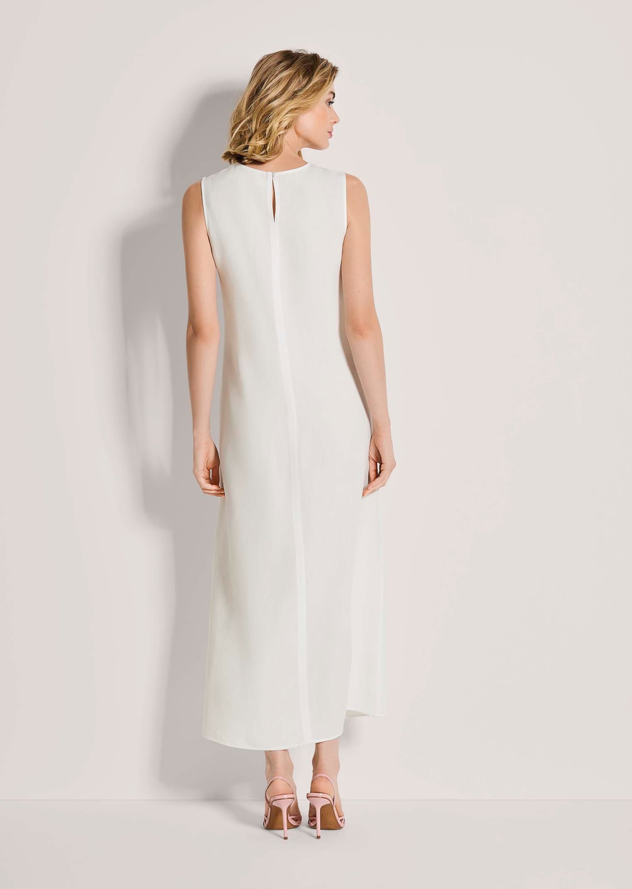 MADELEINE Midikleid »Maxikleid Viskosekleid mit Rundhals« Minimal tailliert