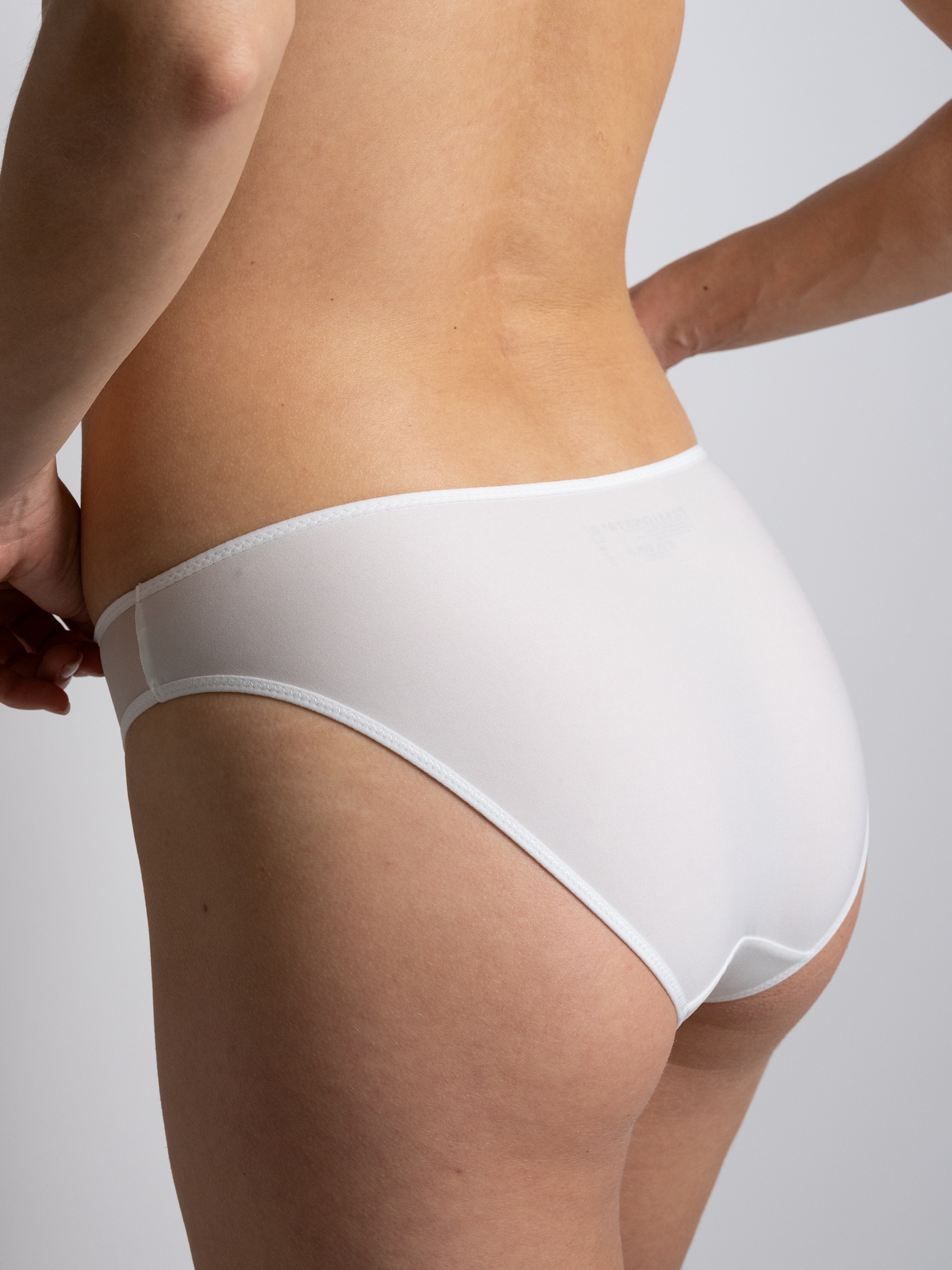 PASSIONATA Slip »MISS JOY«, Schmetterlingsmotiv, seitliche Tüll-Einsätze, elastischer Bund