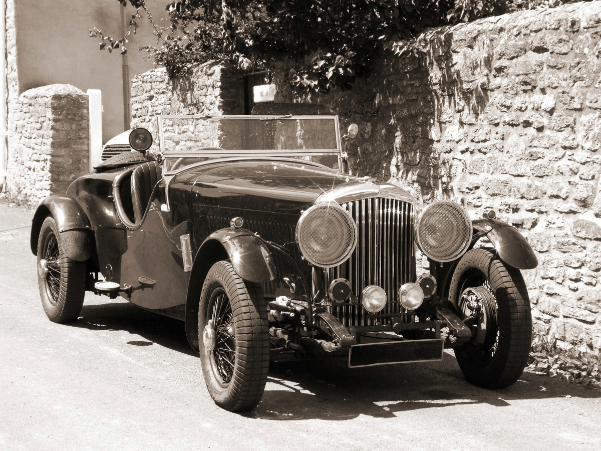 Papermoon, Fototapete »Oldtimer«, bunt, Vlies, B/L: 3 m x 2,23 m - Bahnen: 6 Stk., bunt