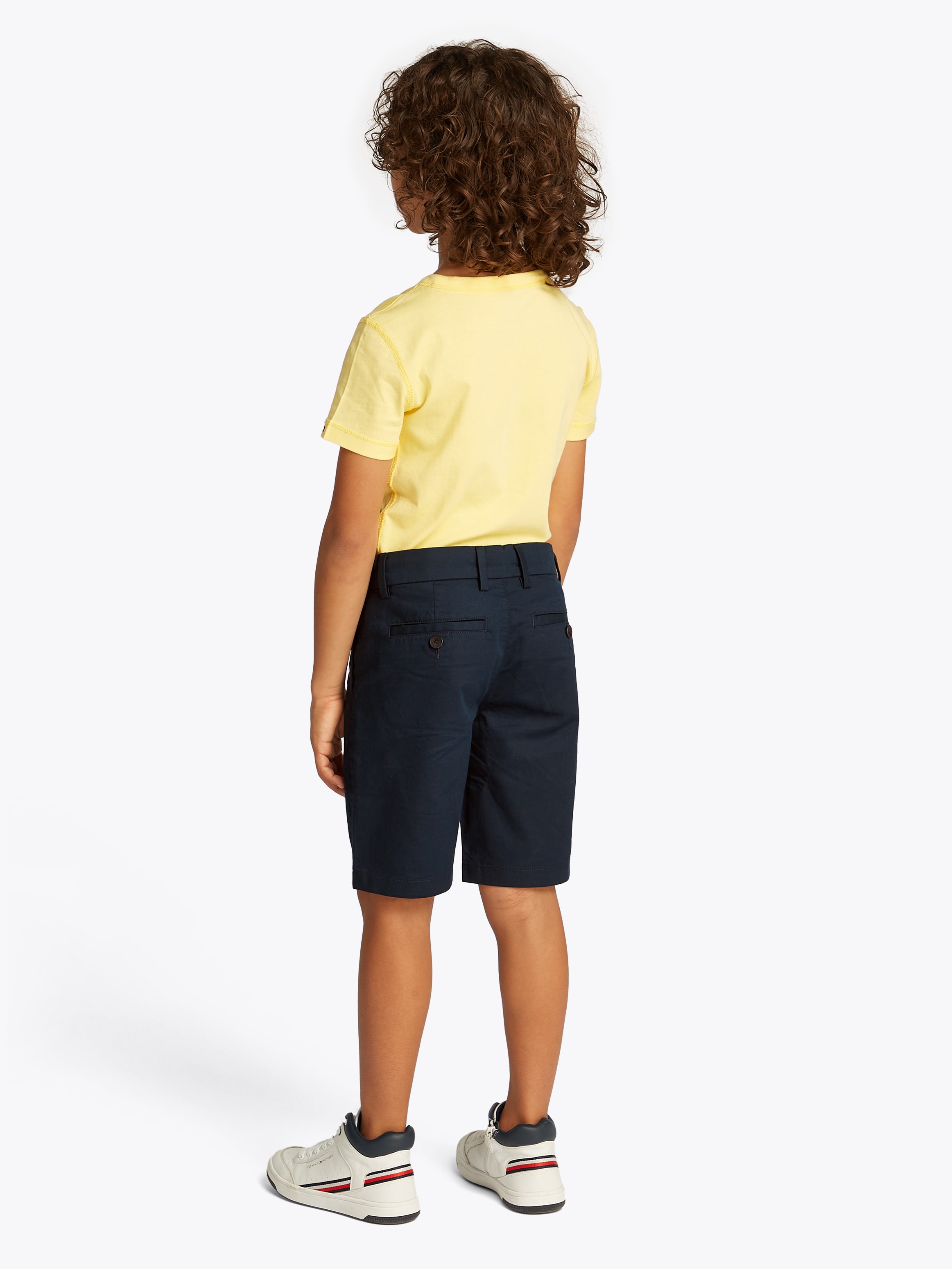 Tommy Hilfiger Shorts »1985 CHINO SHORT«, mit Logostickerei