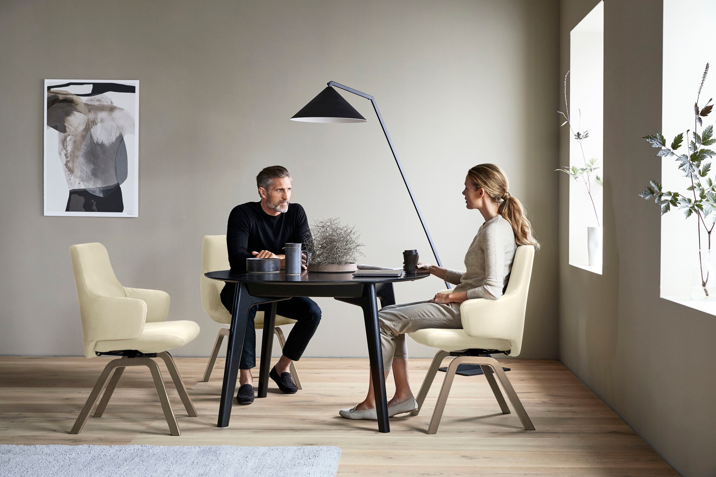 Stressless® Polsterstuhl »Laurel«, Leder PALOMA, Low Back mit Armlehne, Größe L, mit schräggestellten Beinen in Walnuss
