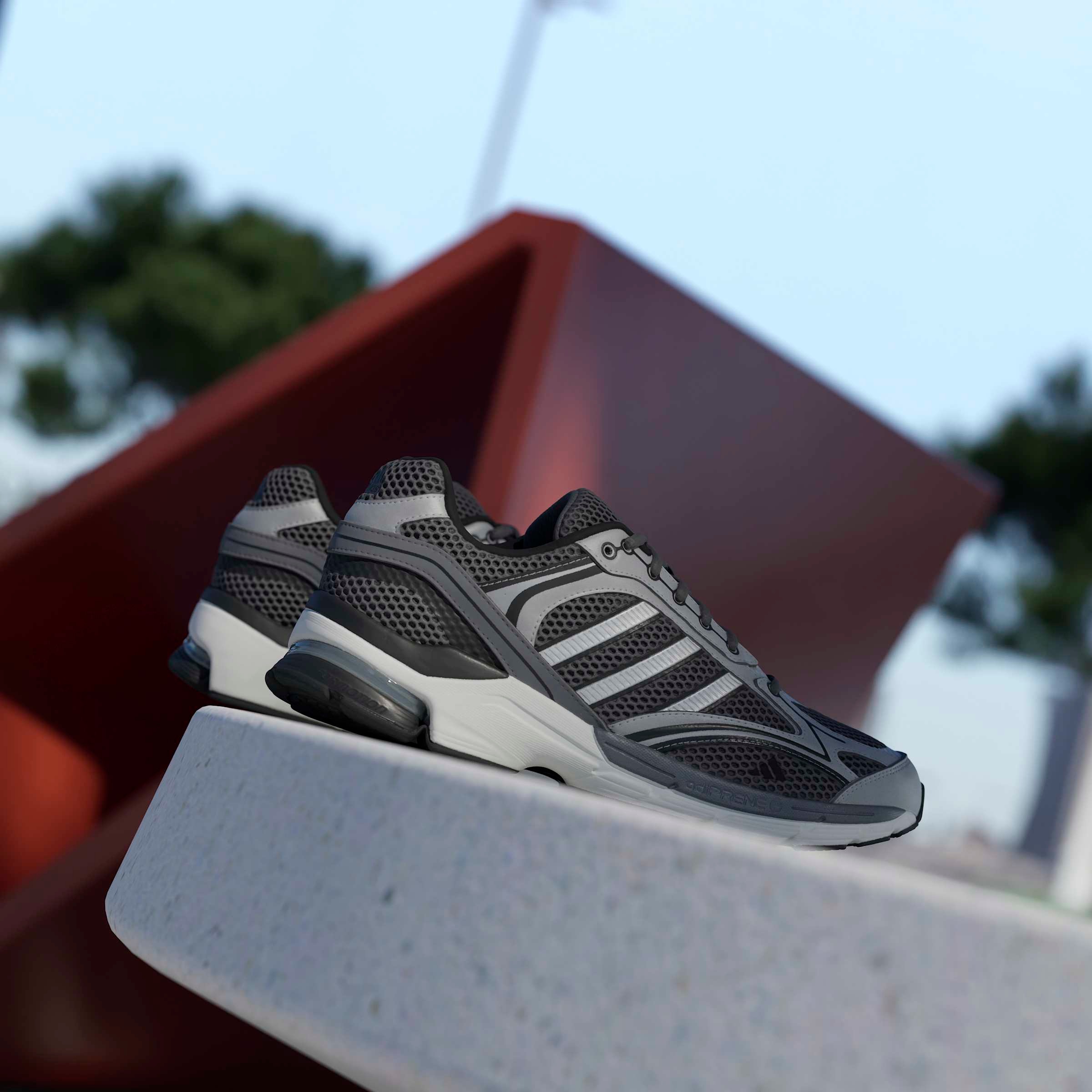 adidas Sportswear Sneaker »SPIRITAIN 2000«  inspiriert vom Design des adistar control