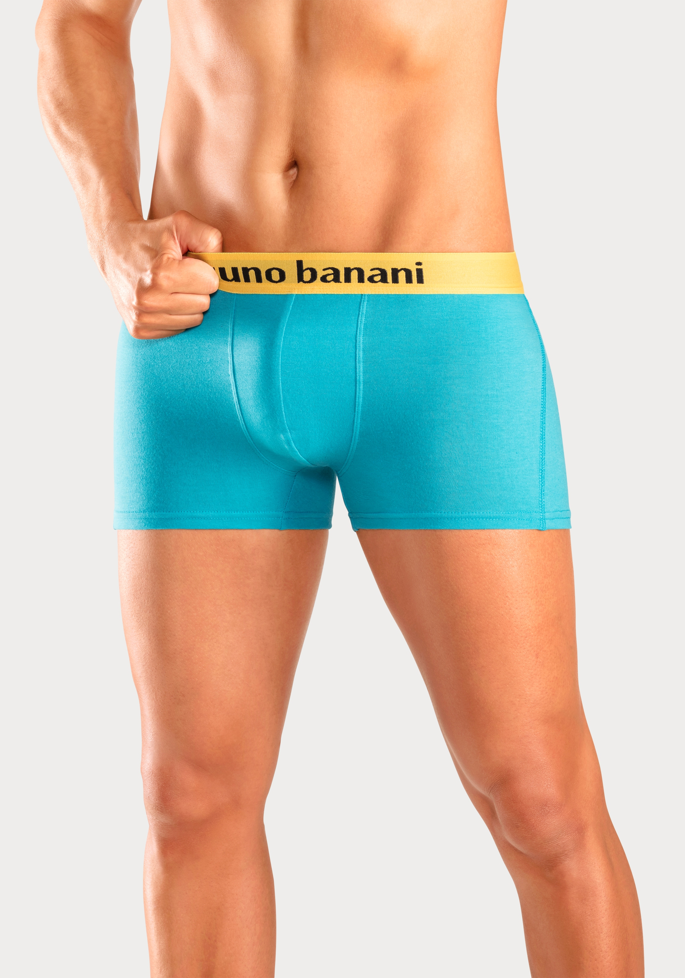 Bruno Banani Boxer, (Packung, 4 St.), mit farbigen Marken-Schriftzug am Bündchen