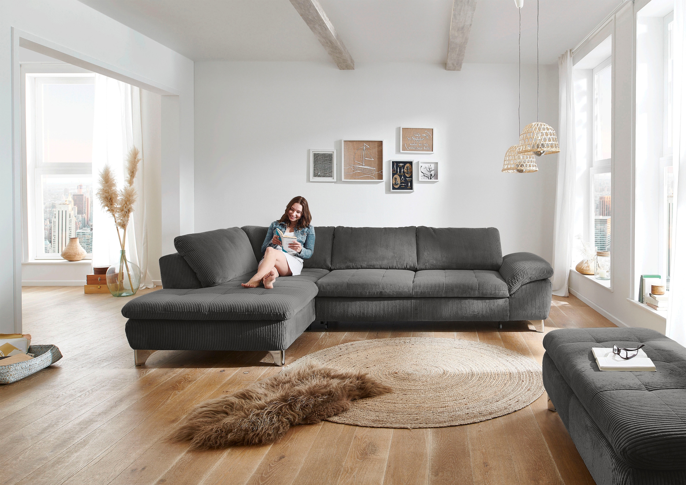 Die PlanBar Ecksofa »MP-IN14007 L-Form« wahlweise mit Bettfunktion und verstellbaren Kopfstützen, in Cord