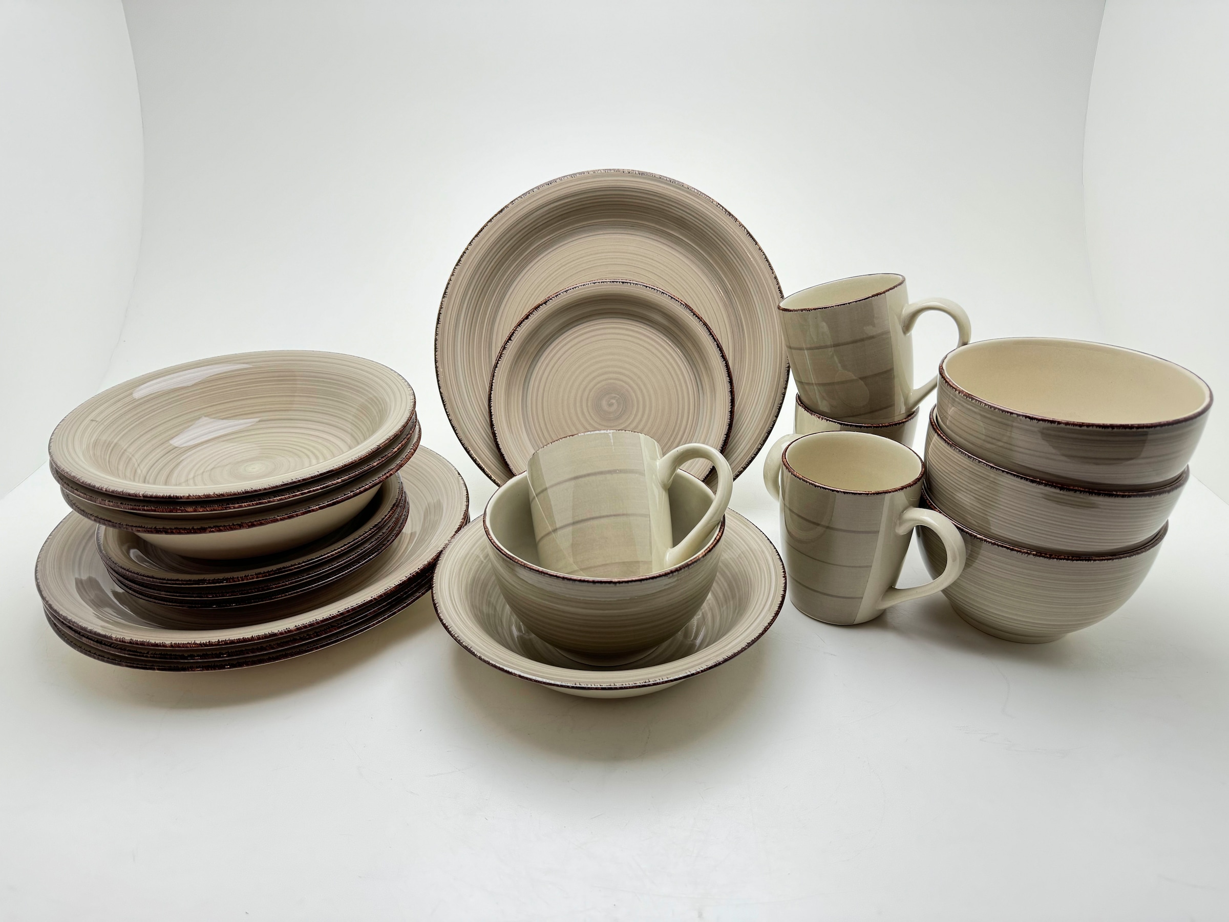 Home affaire Kombiservice »Bel Tempo«, (Set, 20 tlg., je 4 Dessert-, Speise-, Suppenteller, Kaffeebecher, Bowls), mit Spiraldekor