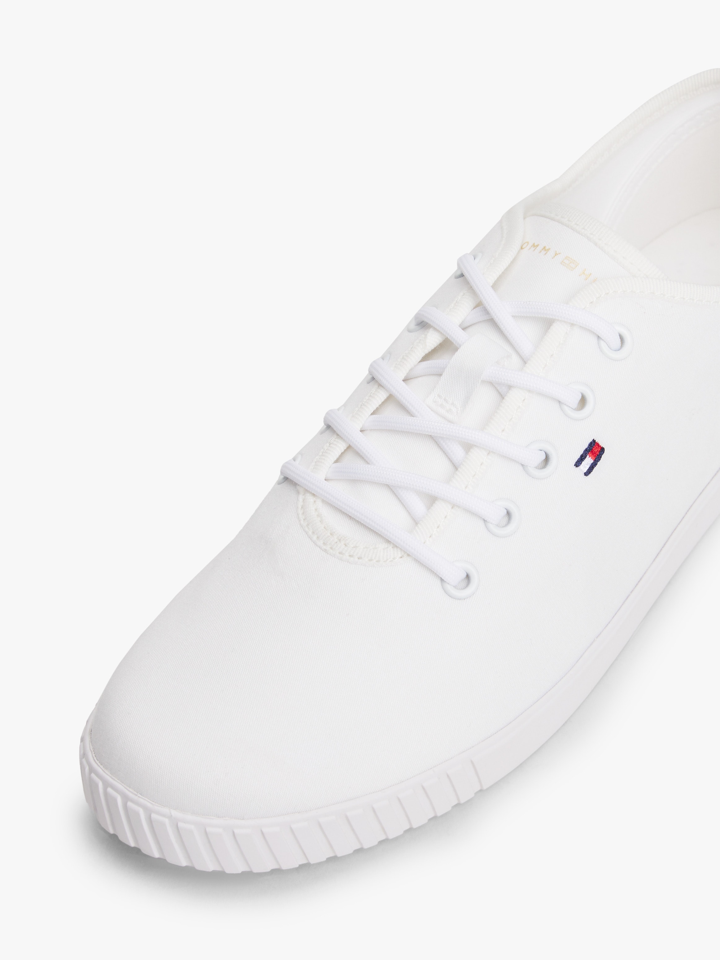 Tommy Hilfiger Sneaker »CANVAS LACE UP SNEAKER«, Freizeitschuh, Halbschuh, Schnürschuh mit gestickter Logoflagge