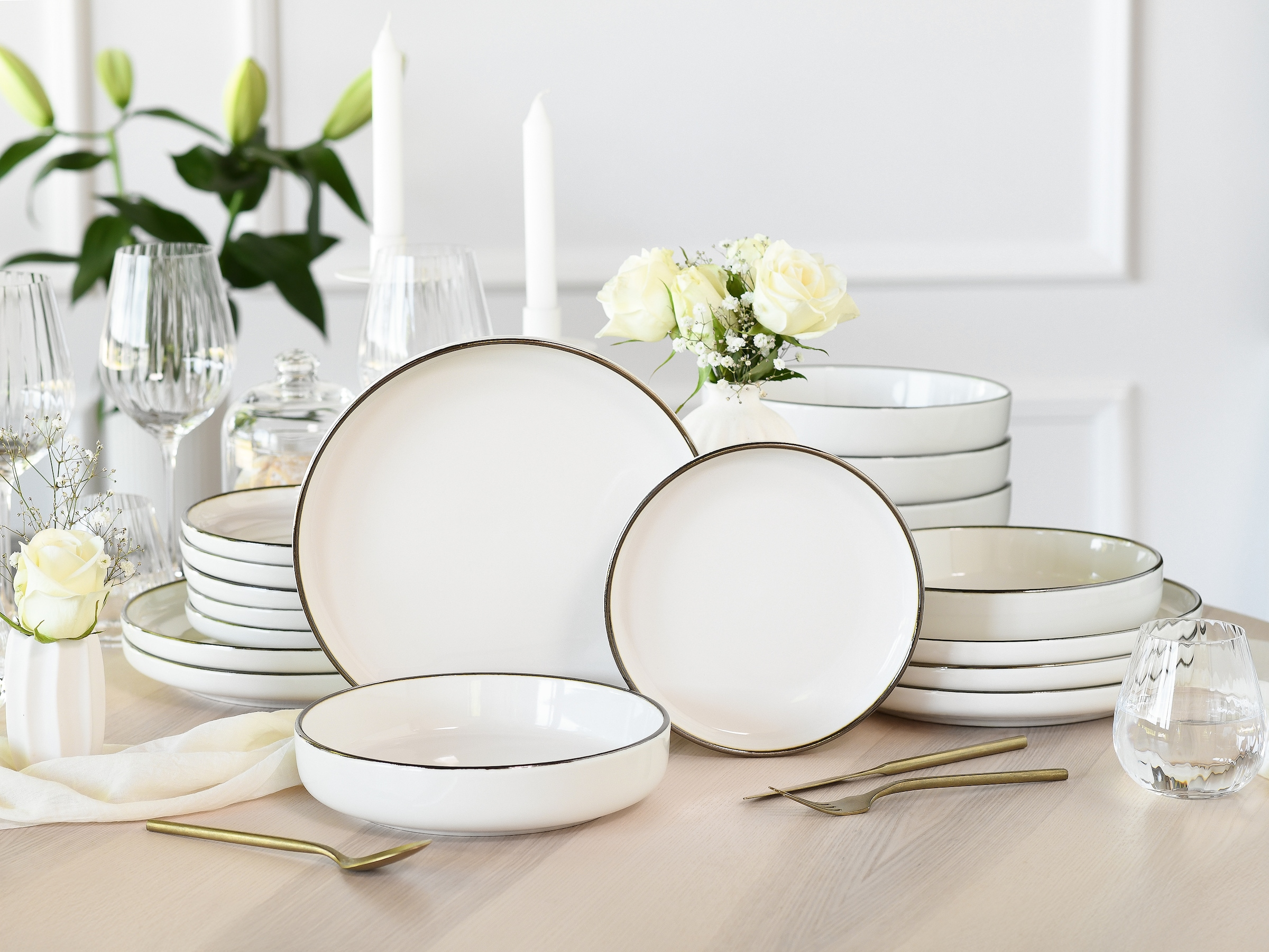 CreaTable Teller-Set »Nordic Festive, Service 18-tlg.« Teller Set, Minimalistisches Design, Dezente goldene Akzente
