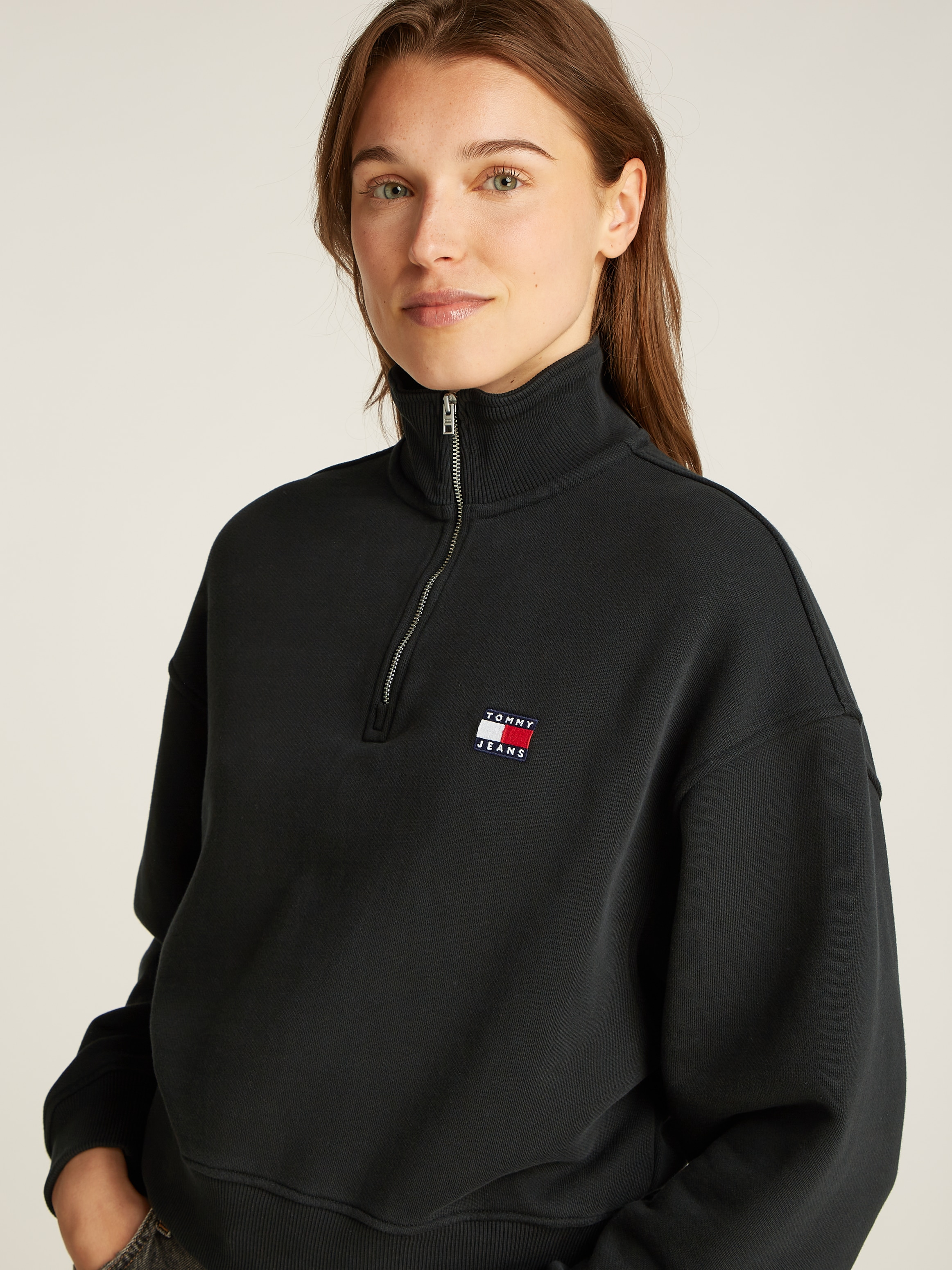 Tommy Jeans Sweatshirt »TJW BXY CRP BADGE 1/4ZIP«, mit Logo-Badge