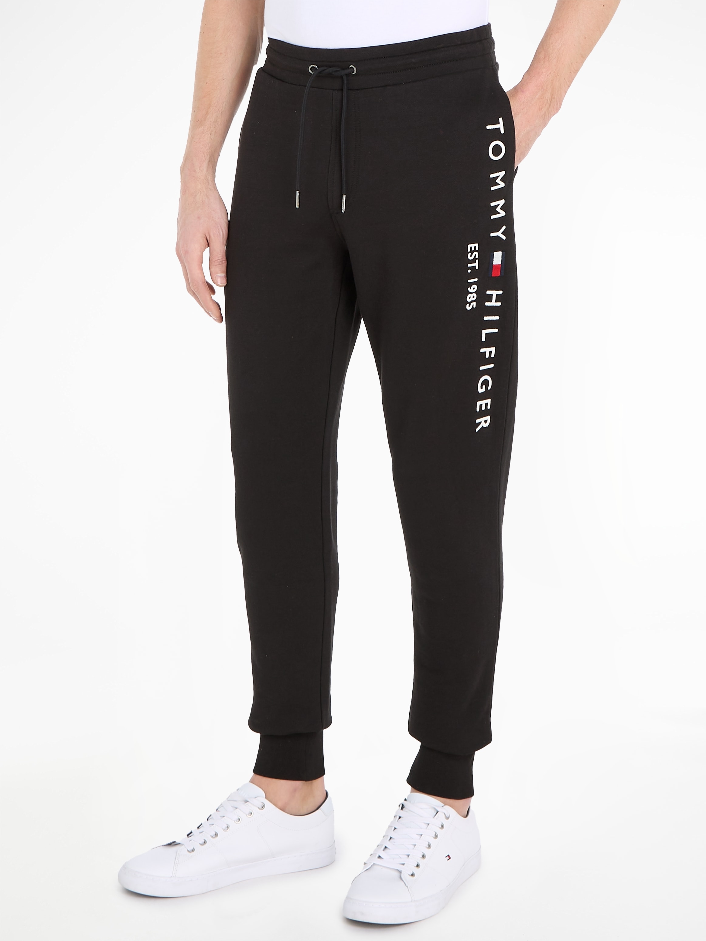 Sweathose »BASIC BRANDED SWEATPANTS«, mit großem Tommy Hilfiger Schriftzug