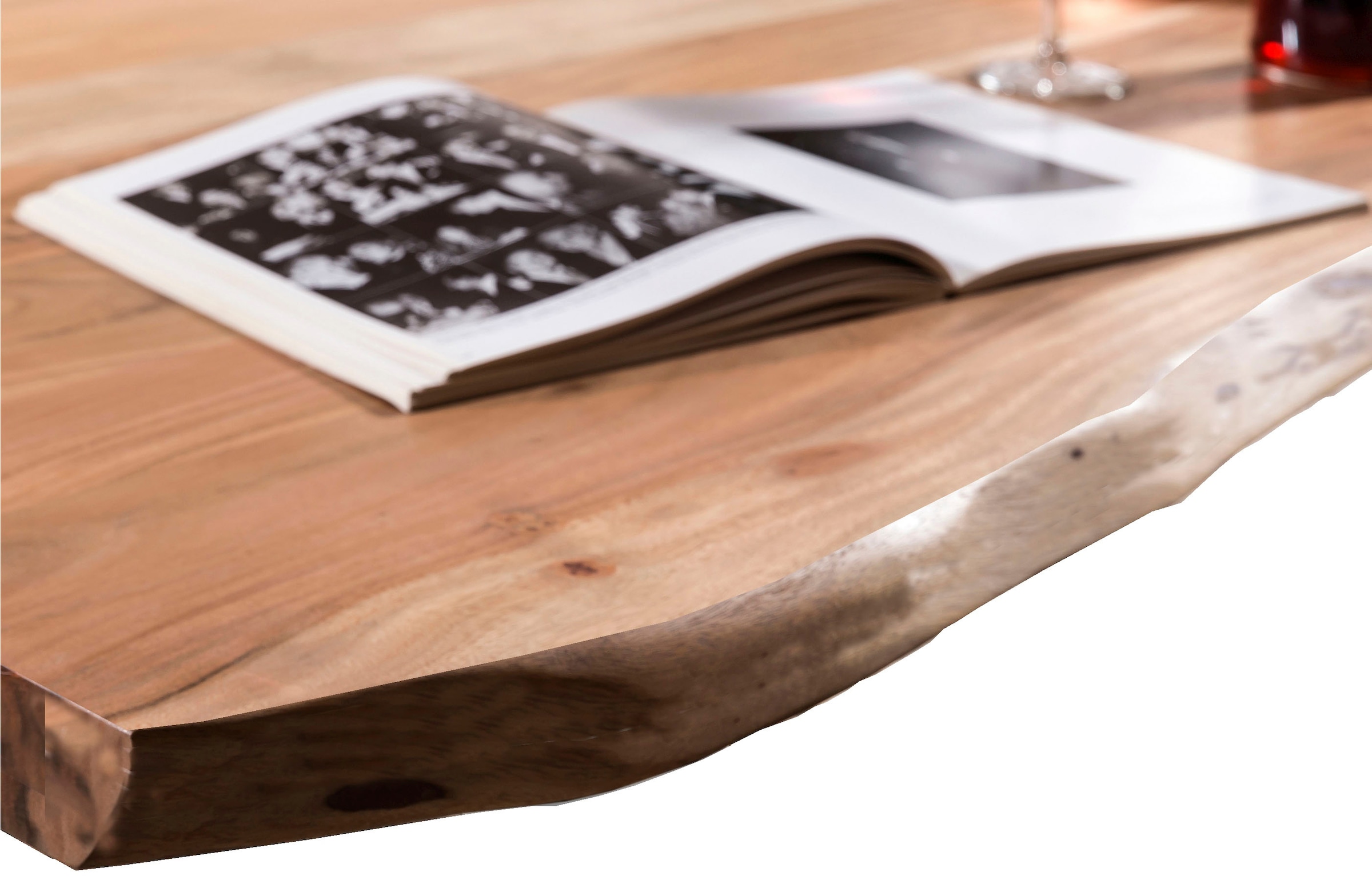 SIT Baumkantentisch mit Baumkante wie gewachsen