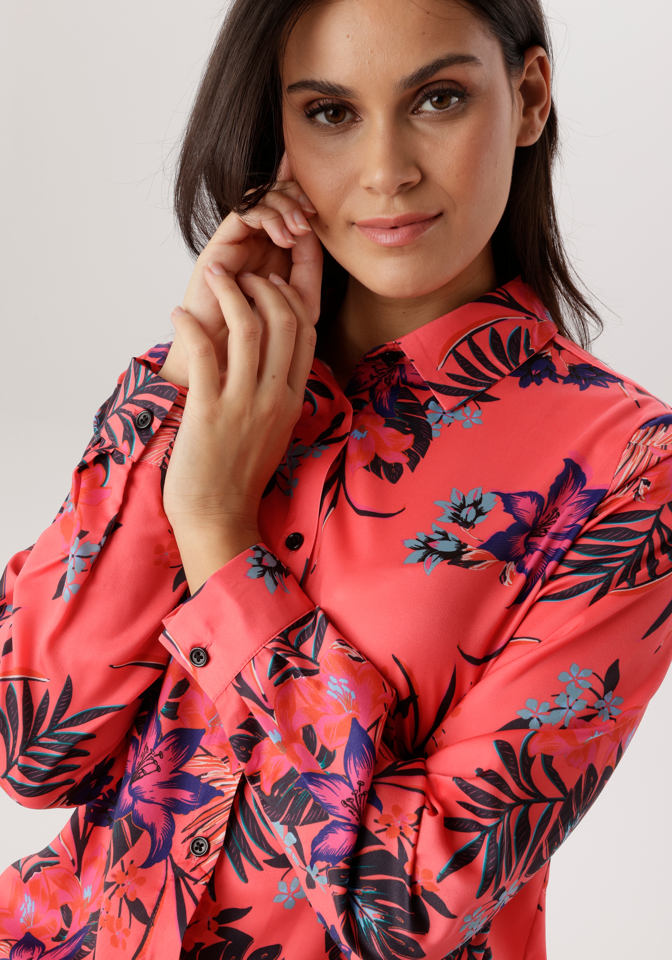 Aniston SELECTED Hemdbluse mit Gummizug am Saum und floralem Allover-Print - NEUE KOLLEKTION