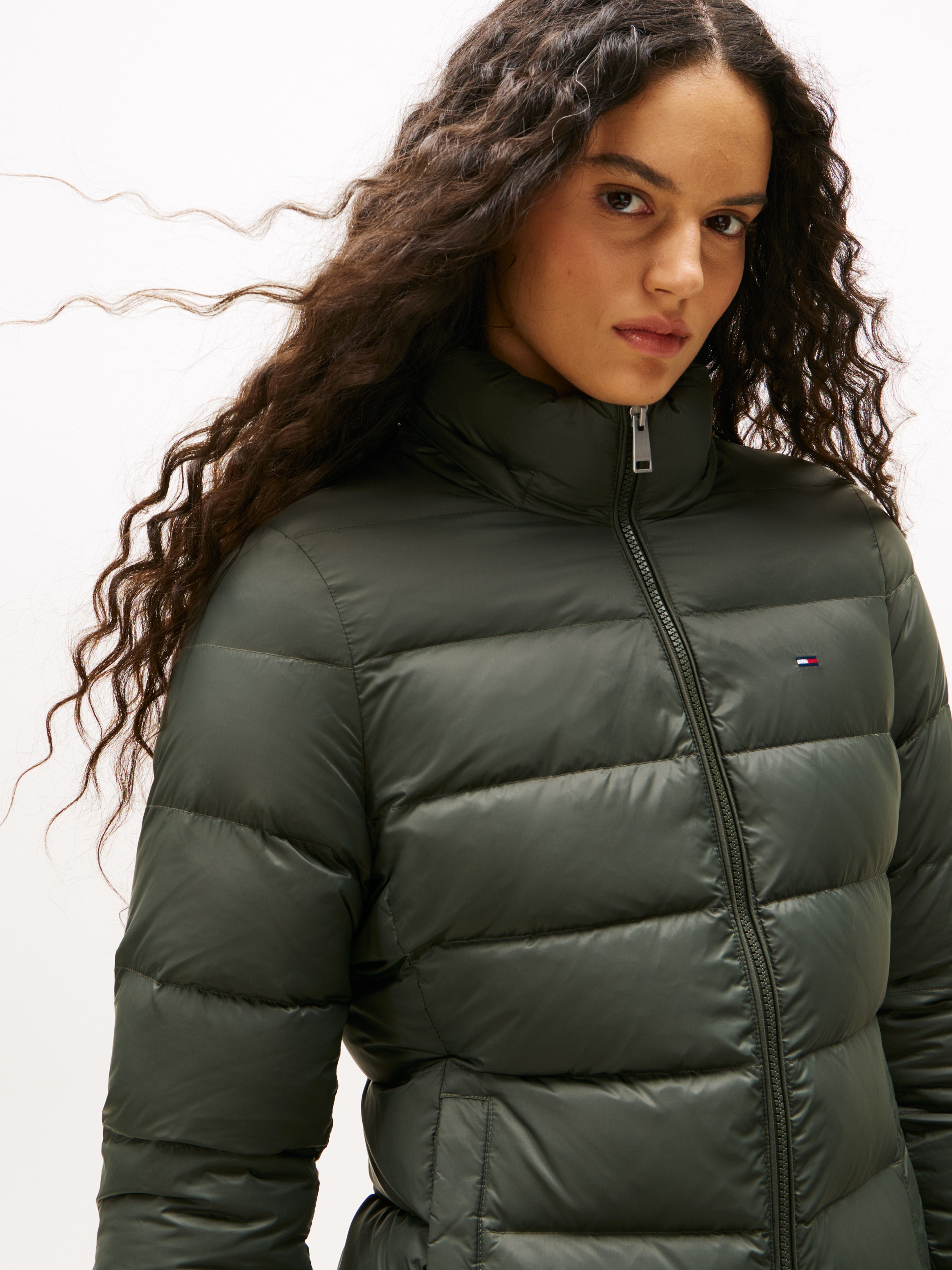 Tommy Jeans Steppmantel »TJW ESSENTIAL HOODED DOWN COAT«, mit Fellimitat, Logostickerei