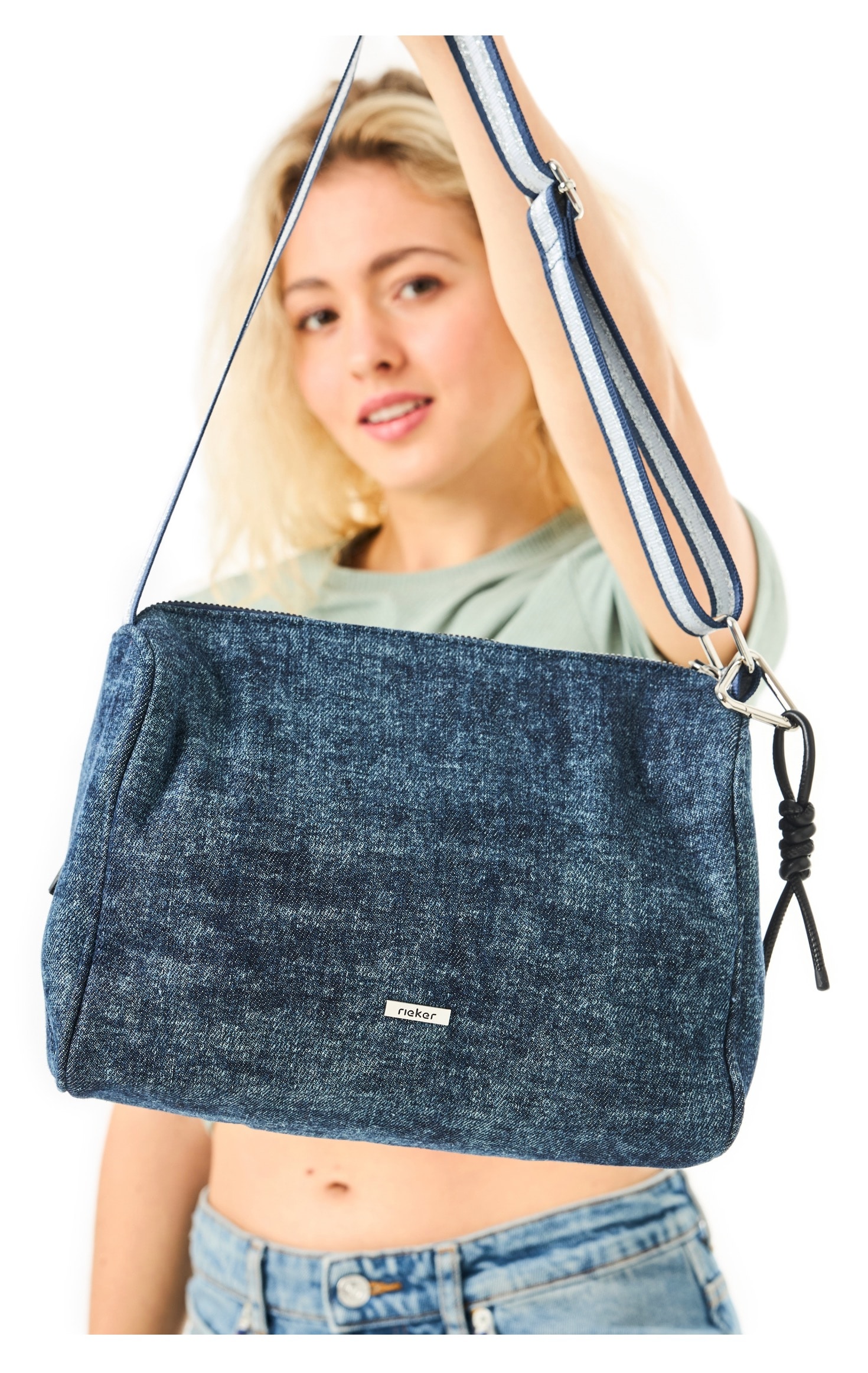 Rieker Schultertasche, Umhängetasche, Damen-Handtasche mit abnehmbarem Logo-Anhänger