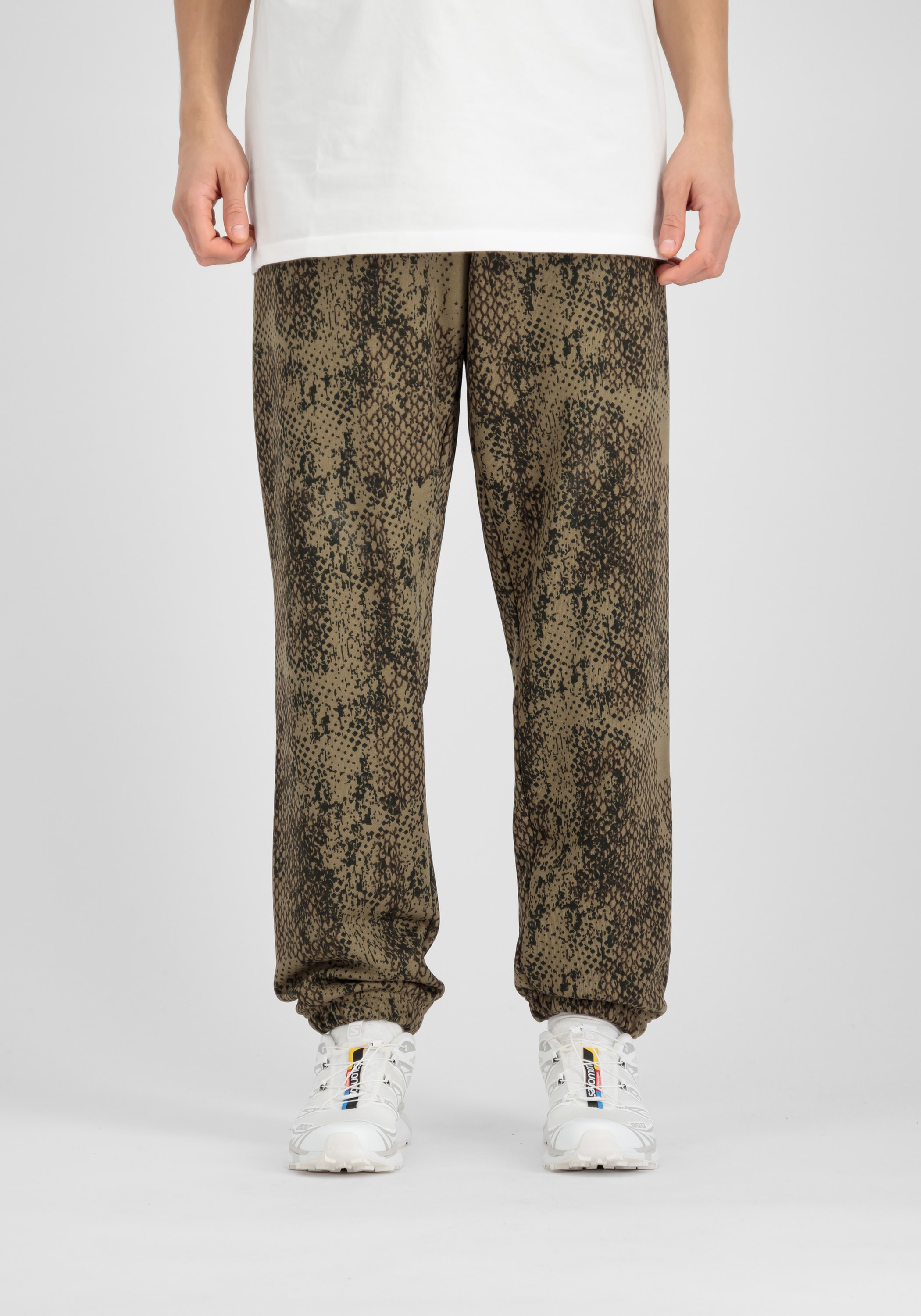 Alpha Industries Jogginghose »Alpha Industries Men - Jogger Alpha Essentials RL Jogger Camo«