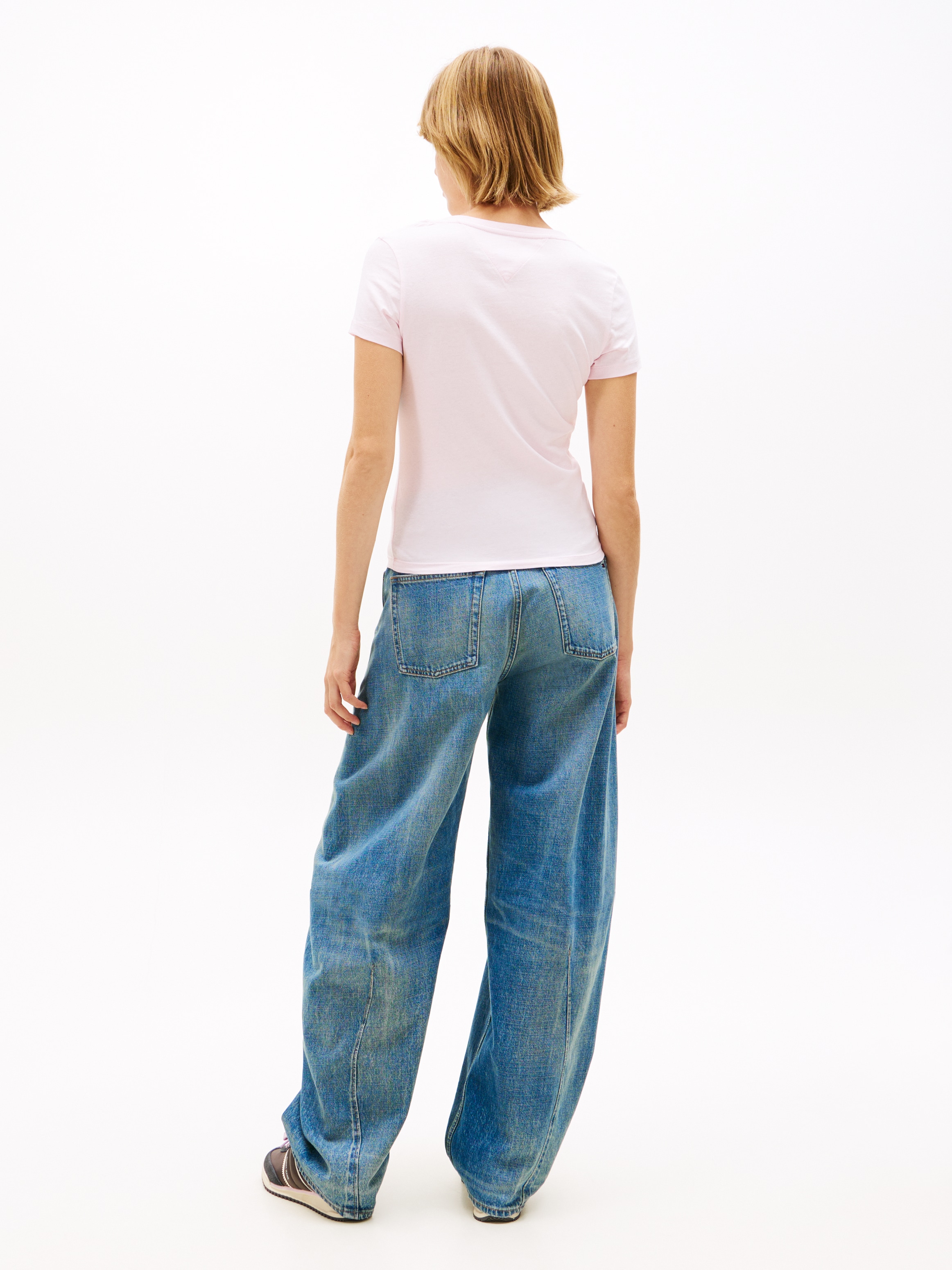 Tommy Jeans T-Shirt »TJW 2PACK V-NECK TEE« Packung, 2-er Pack, 2 Stk. mit Logostickerei