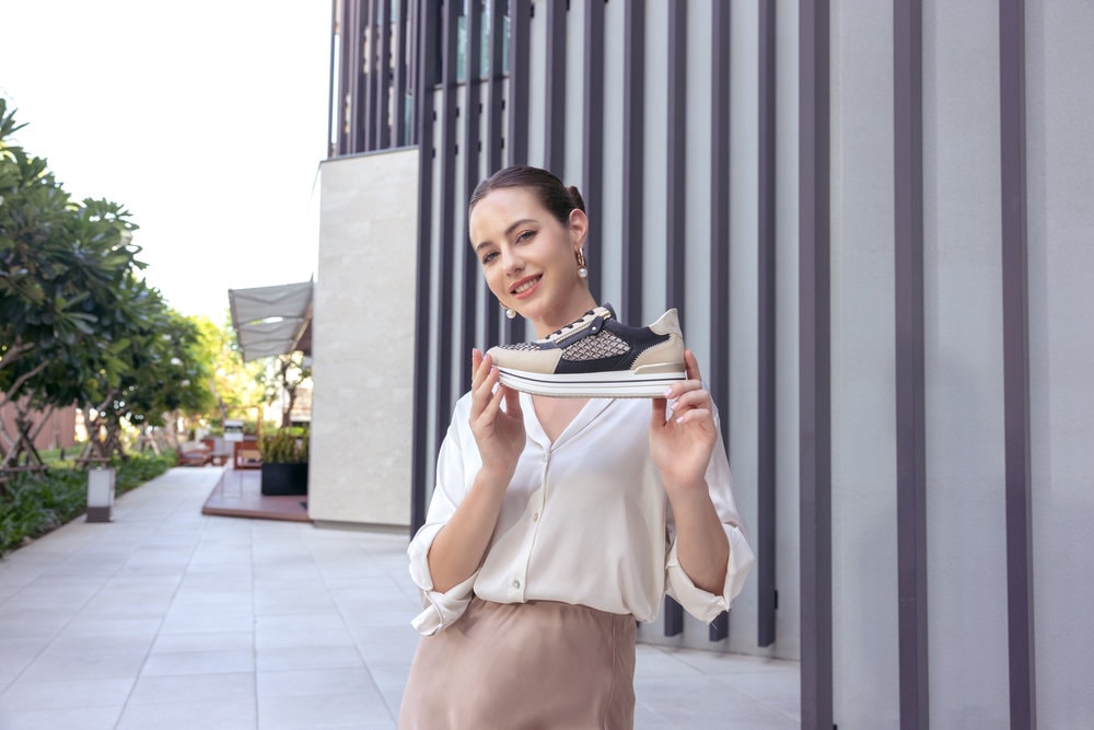 Remonte Plateausneaker, Freiezitschuh, Halbschuh, Schnürschuh, vegan, Kontrastbesatz