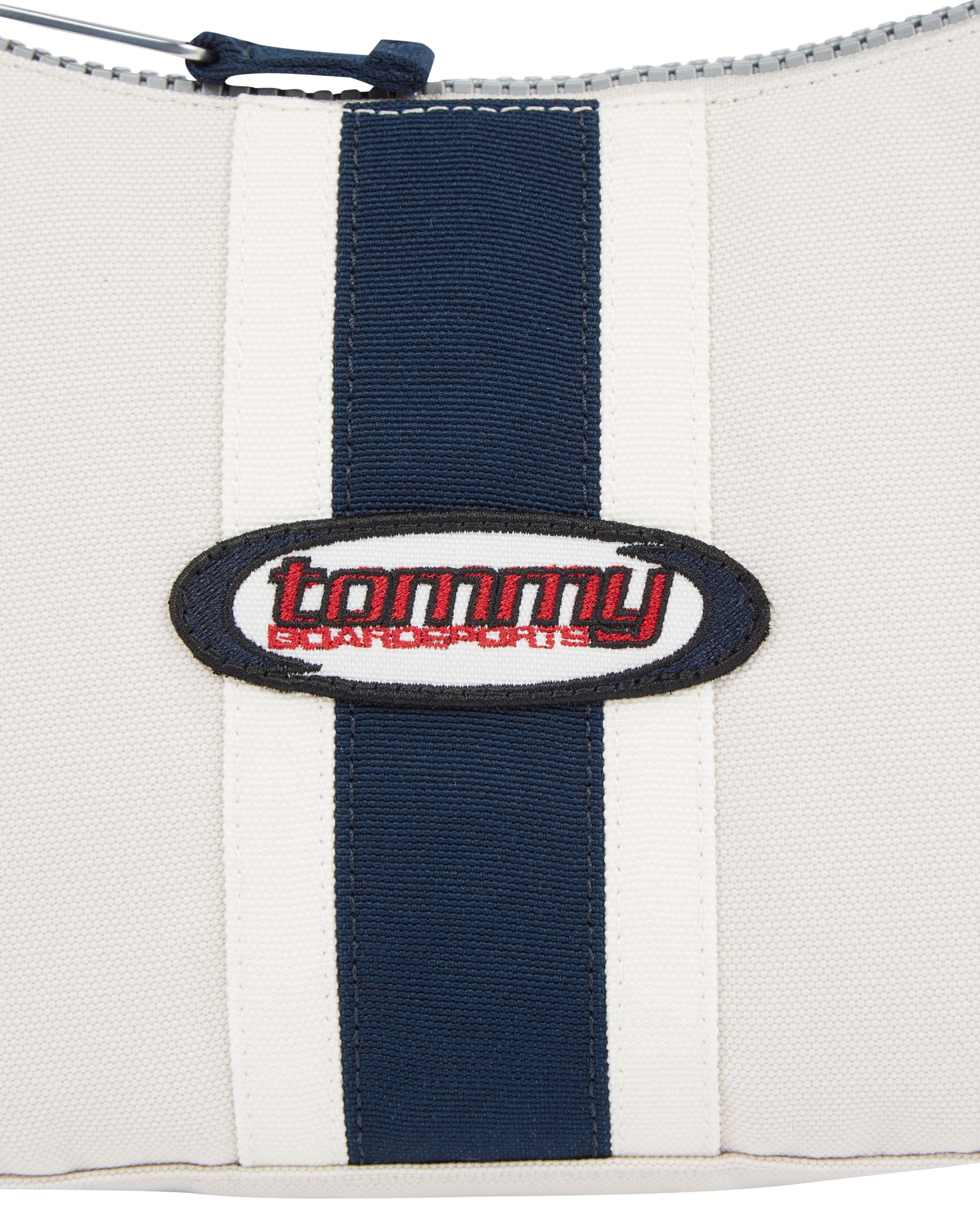 Tommy Jeans Schultertasche »TJW HERITAGE SHOULDER BAG«, mit modischem Logo Patch
