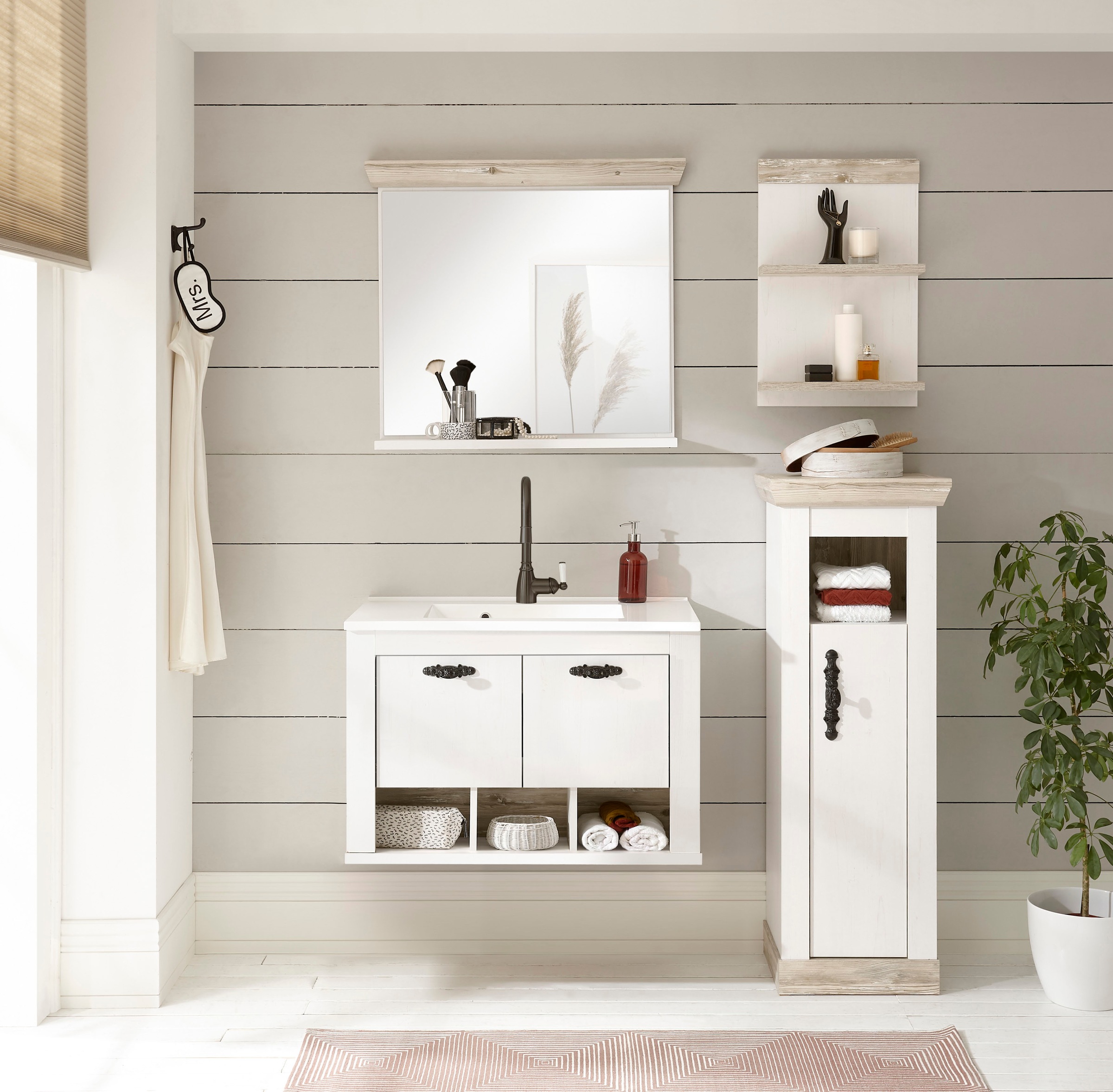 Home affaire Midischrank »Florenz, Badschrank im Landhausstil, Schrank mit Metallgriffen« in Pinie Weiß, offenes Fach und Stauraum hinter Drehtür