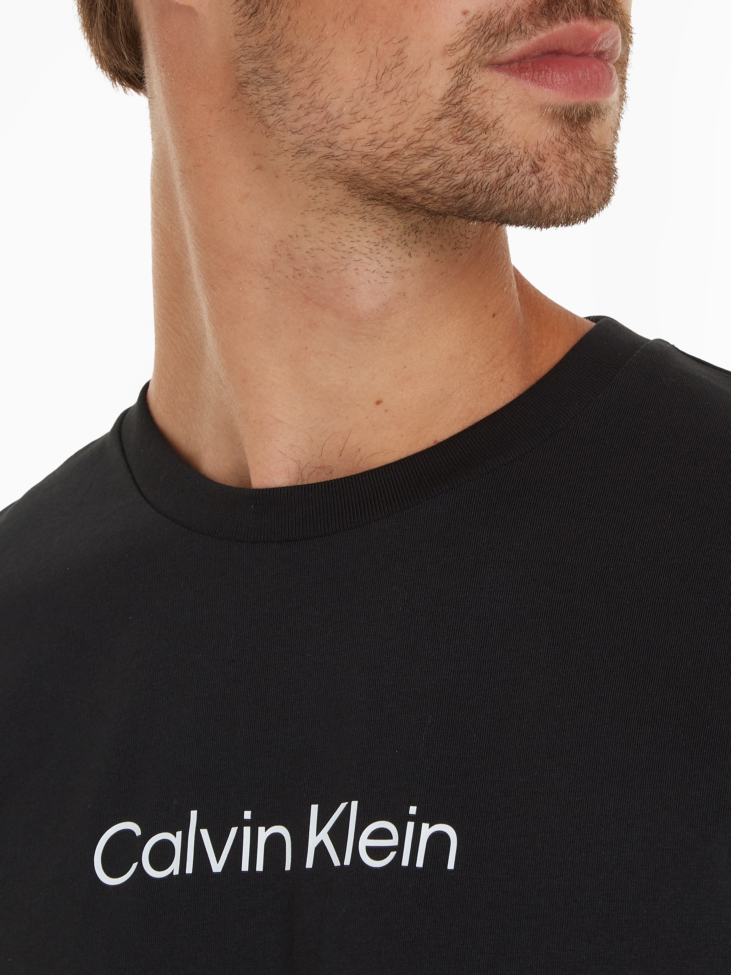 aufgedrucktem bei T-SHIRT«, Markenlabel mit T-Shirt LOGO ♕ Calvin Klein COMFORT »HERO