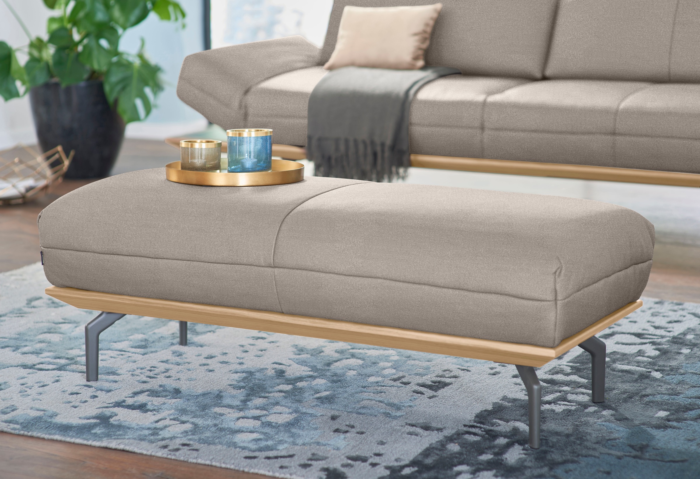 Creation BY ROLF BENZ Polsterhocker »CR.420, Designhocker, Sitzhocker« in 2 Bezugsqualitäten, Holzrahmen in Eiche Natur oder Nussbaum