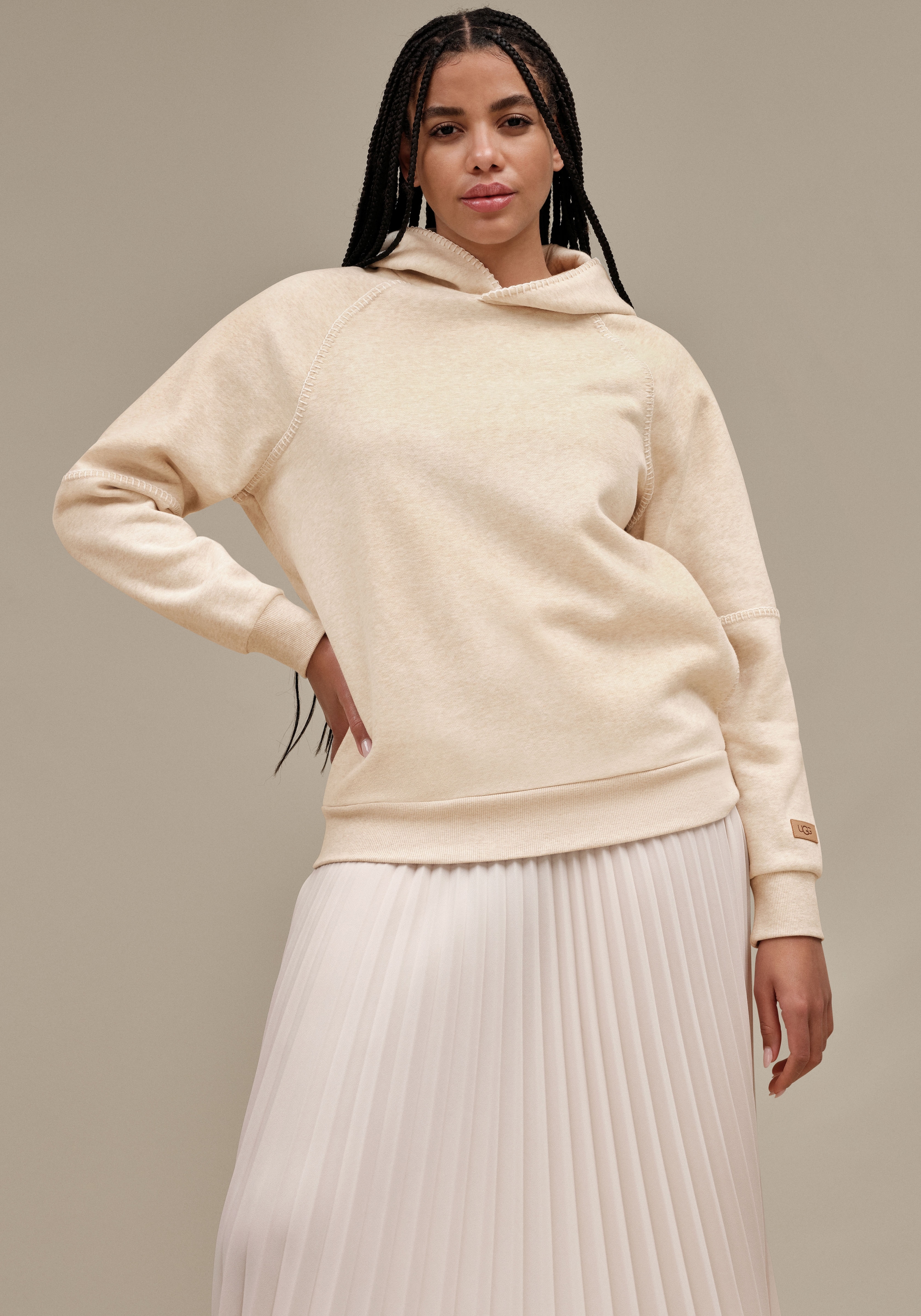 UGG Kapuzensweatshirt »Classic Hoodie«, mit kontrastfarbigen Nähten