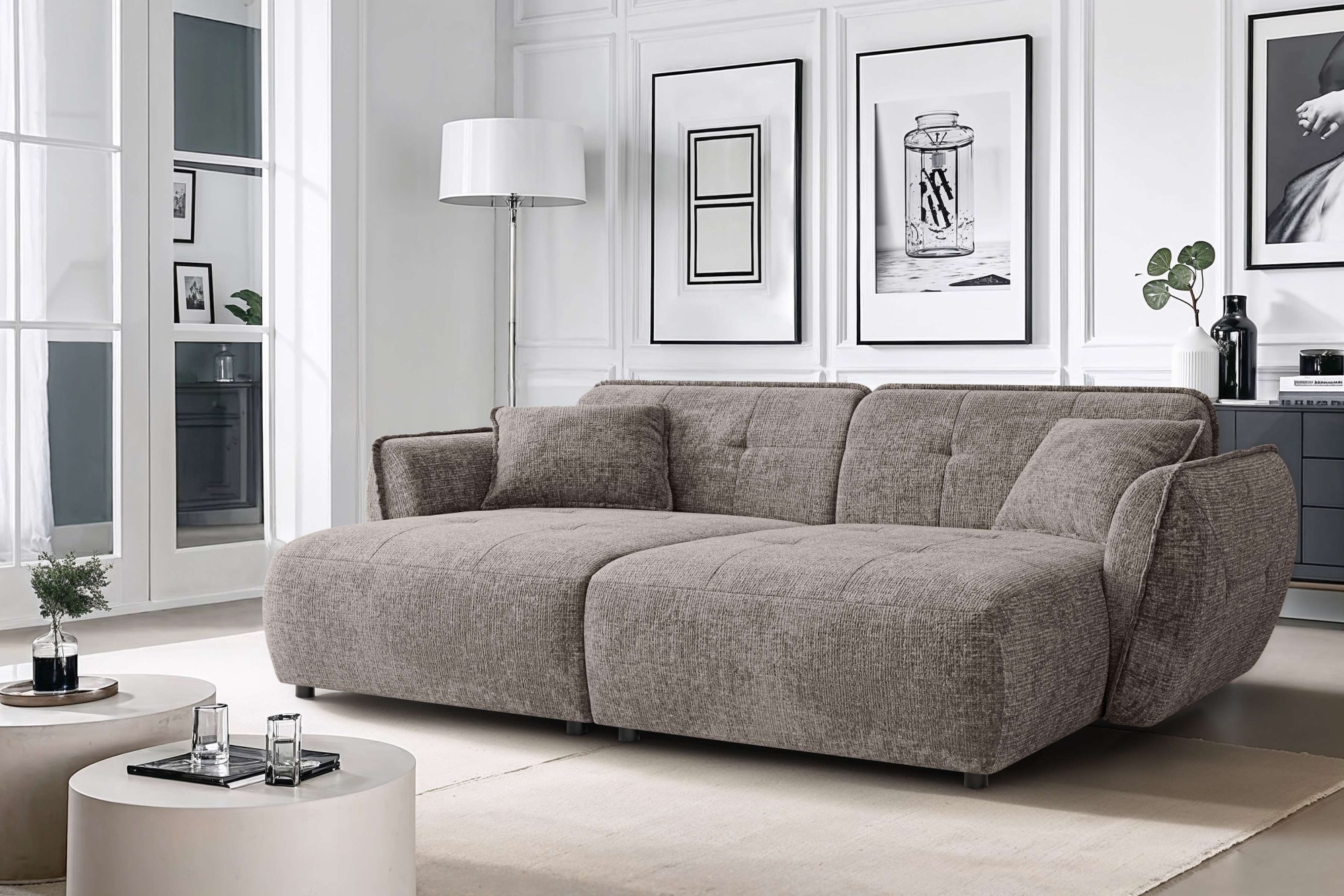 Home affaire Big-Sofa »MIRELDA Design-Sofa mit Steppungen, extra tief, Breite 251 cm« elegant und bequem, enthält 2 Zierkissen, belastbar bis 480kg