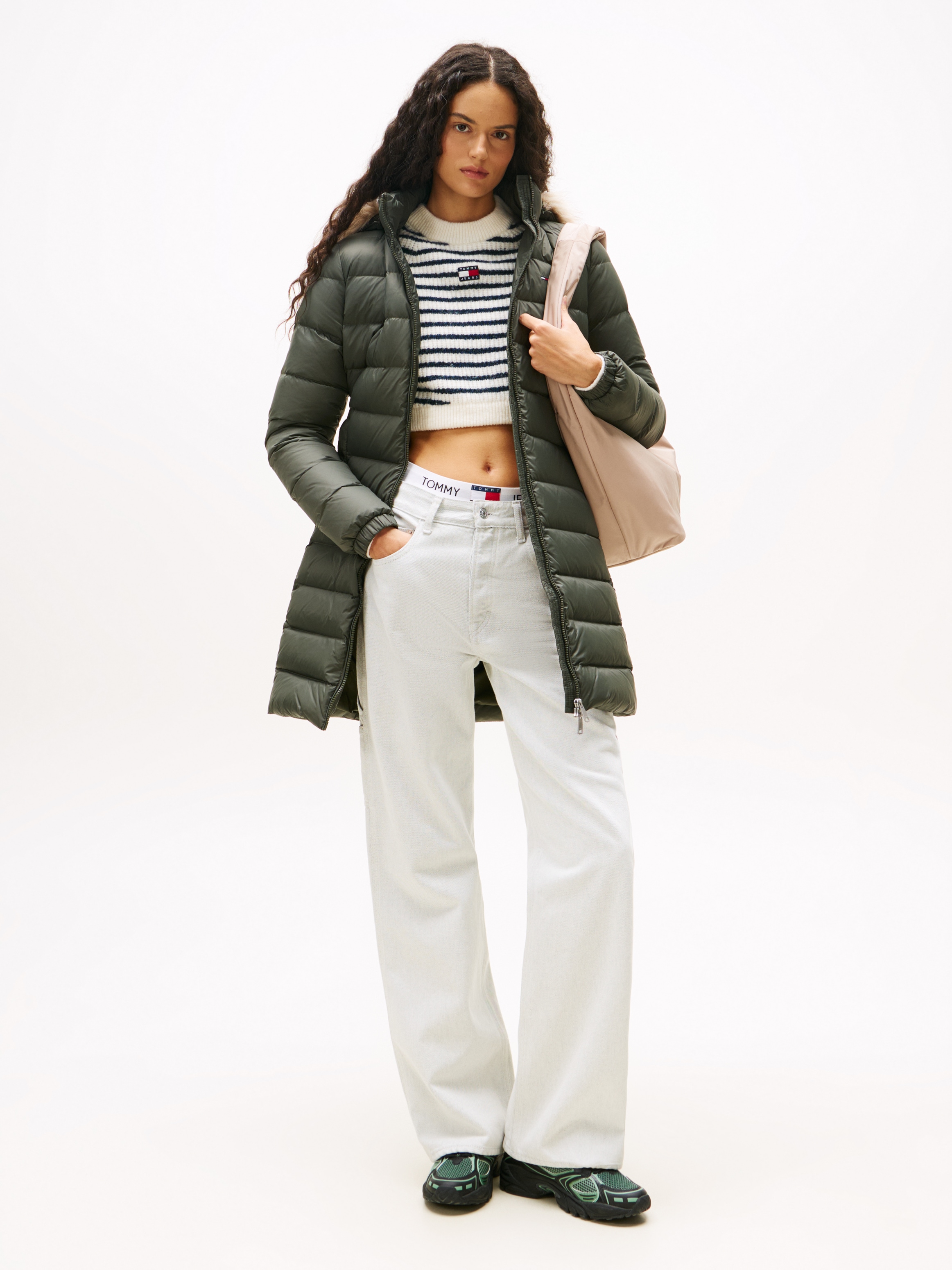 Tommy Jeans Steppmantel »TJW ESSENTIAL HOODED DOWN COAT«, mit Fellimitat, Logostickerei