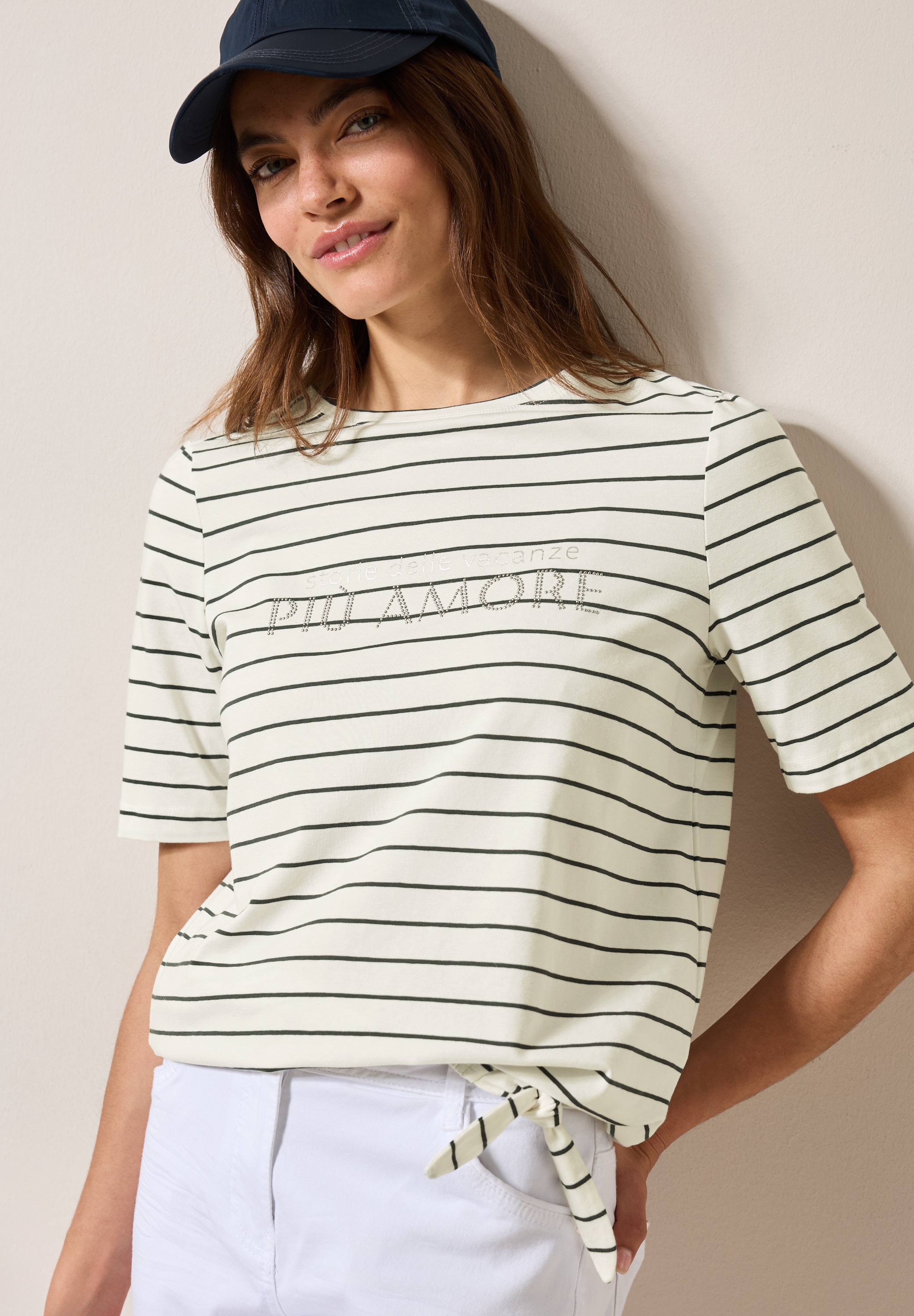 Cecil mit Schriftzug