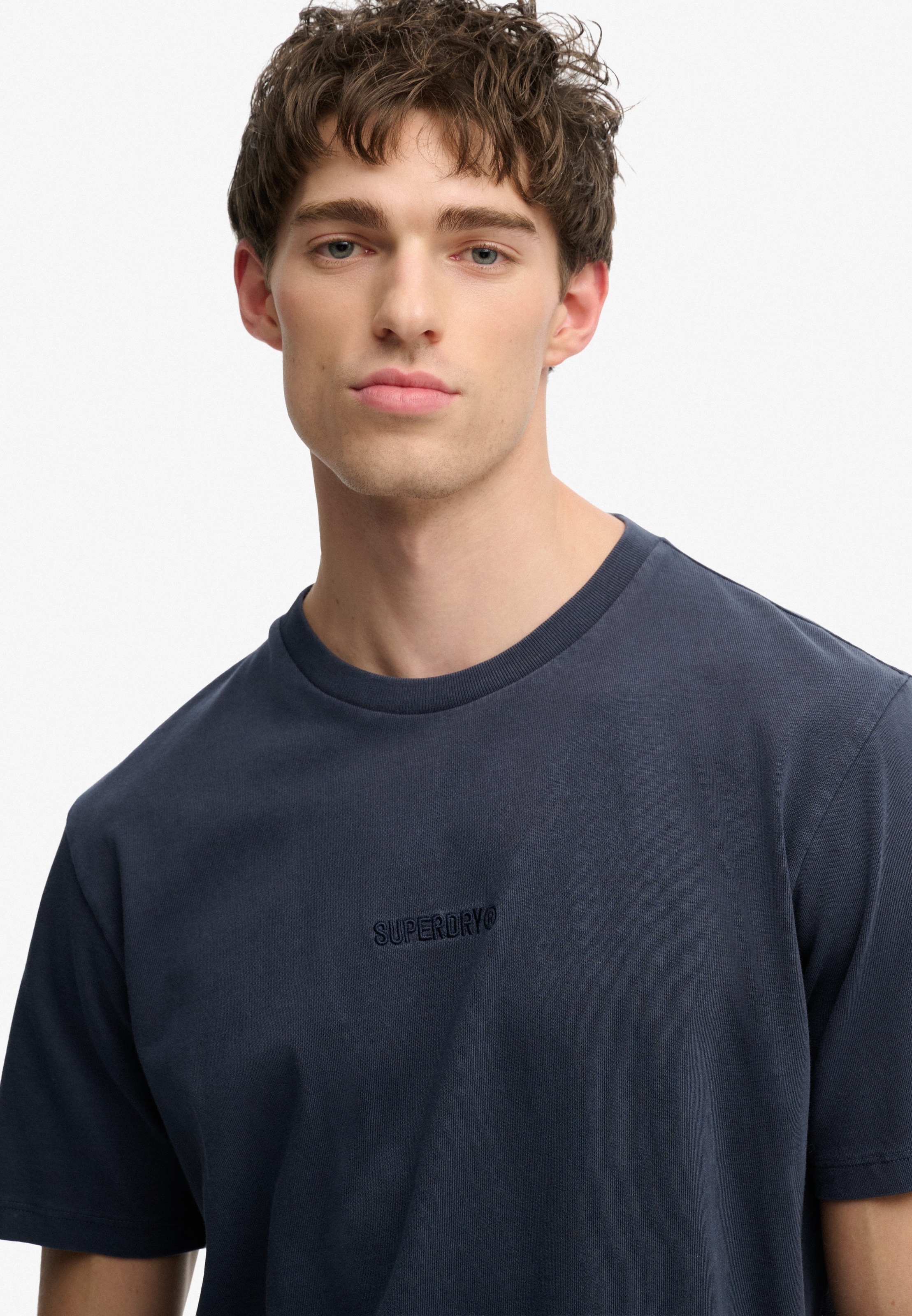 Superdry Rundhalsshirt »MICRO LOGO T SHIRT« Loose Fit, aus Baumwolle und Single Jersey, mit Print, hüftbedeckend