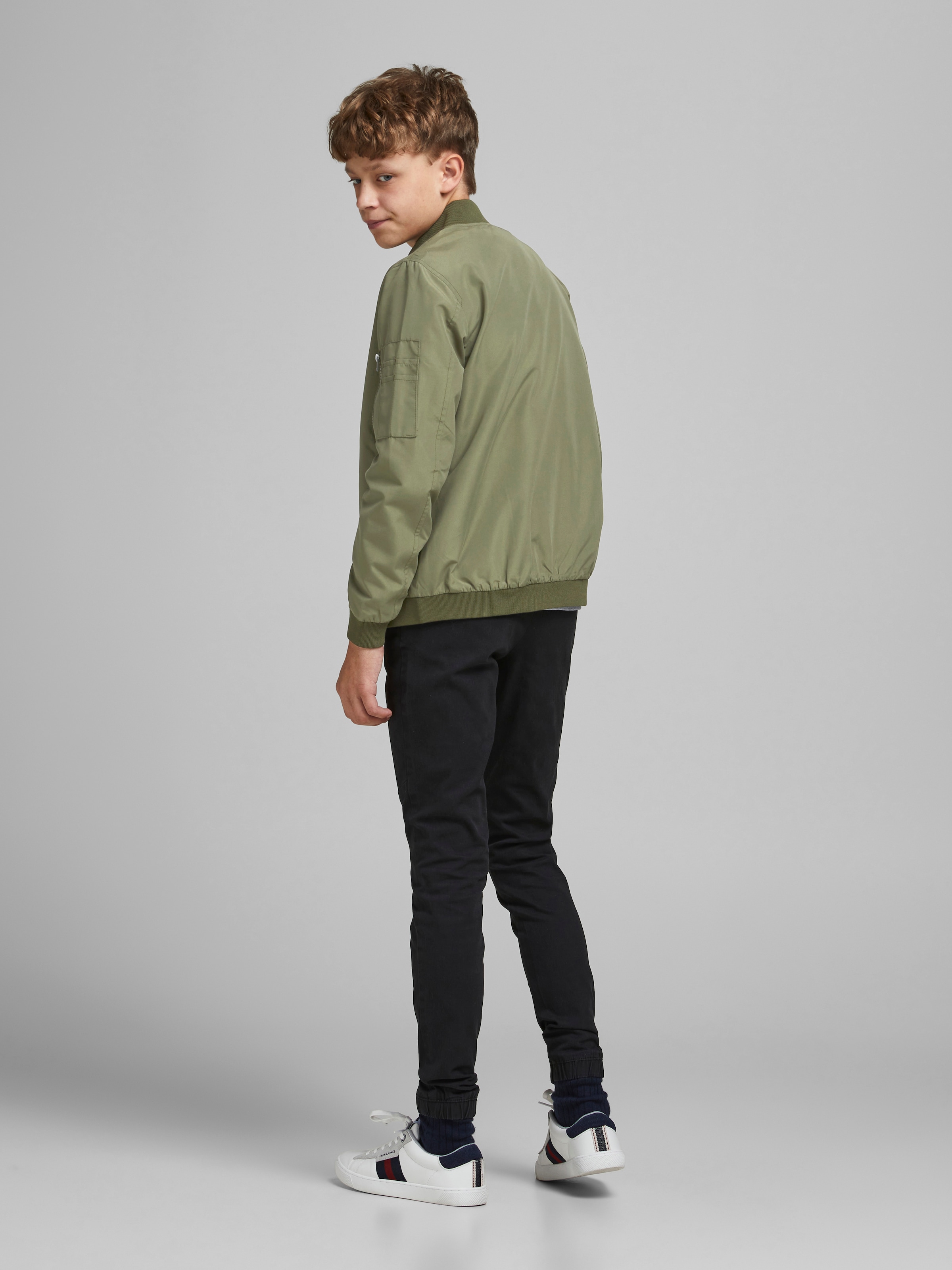 Jack & Jones Junior Bomberjacke »JJERUSH windabweisend und pflegeleicht« ohne Kapuze unifarben, modisch, regular fit, Web, Stehkragen