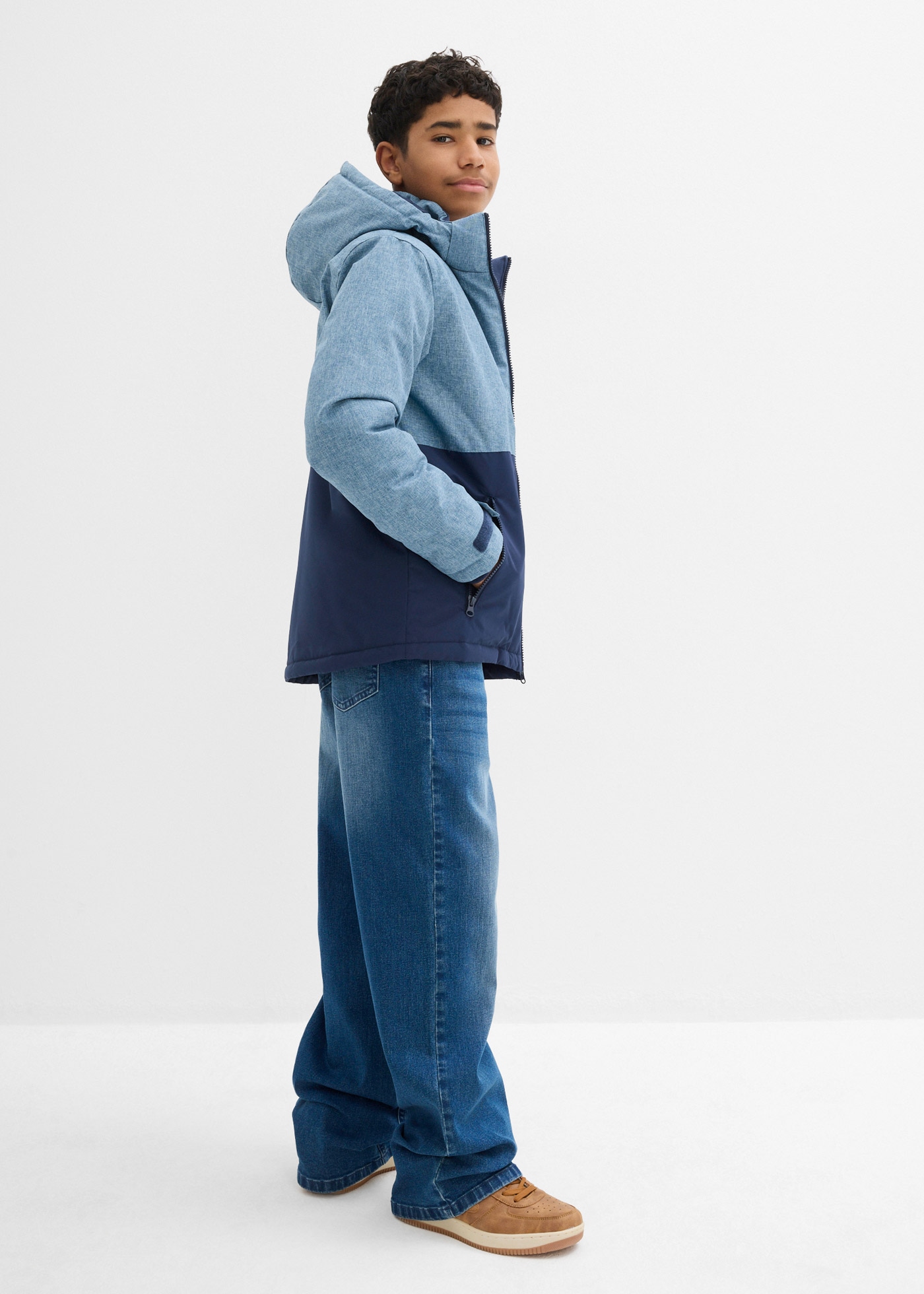 bonprix Winterjacke mit Kapuze im Colourblocking-Design, mit wattierter Kapuze, windabweisend