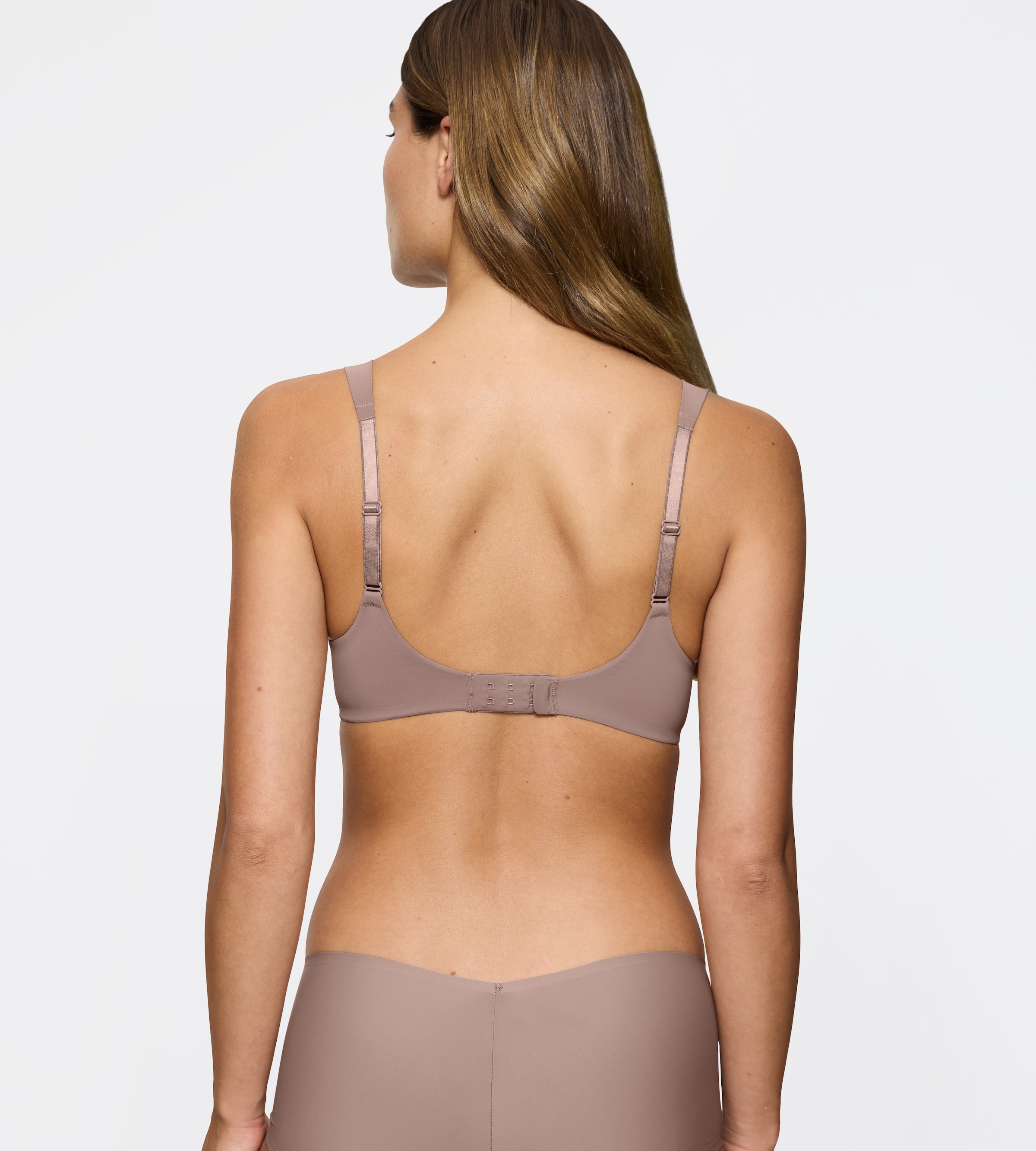 Triumph Bügel-BH »Body Make-Up Illusion« mit tiefem Dekolleté, gepolsterte Cups, Komfort-Bügel, Microfaser