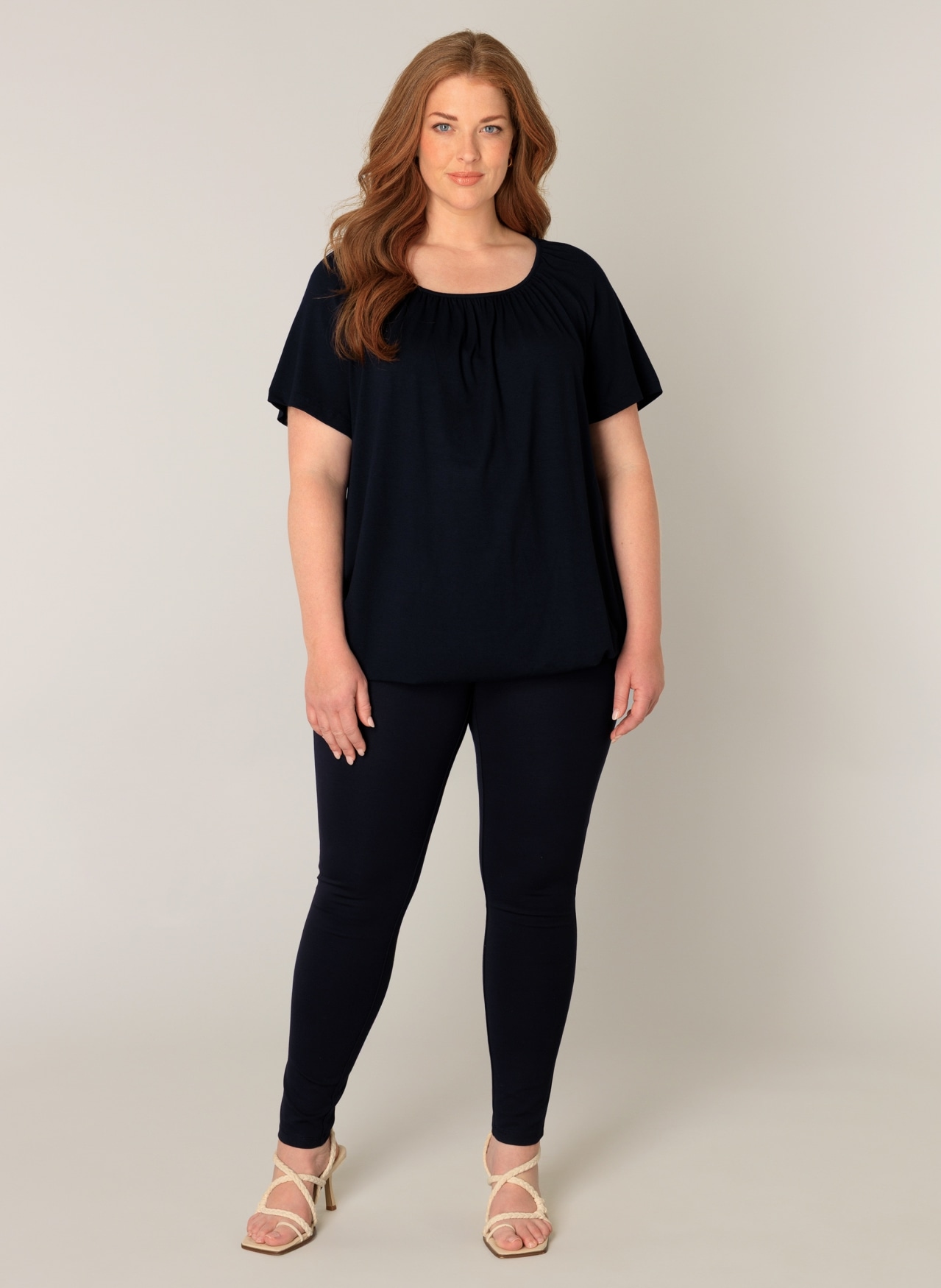 Base Level Curvy Ballonshirt »Yoni«, mit gerafftem Rundhalsausschnitt