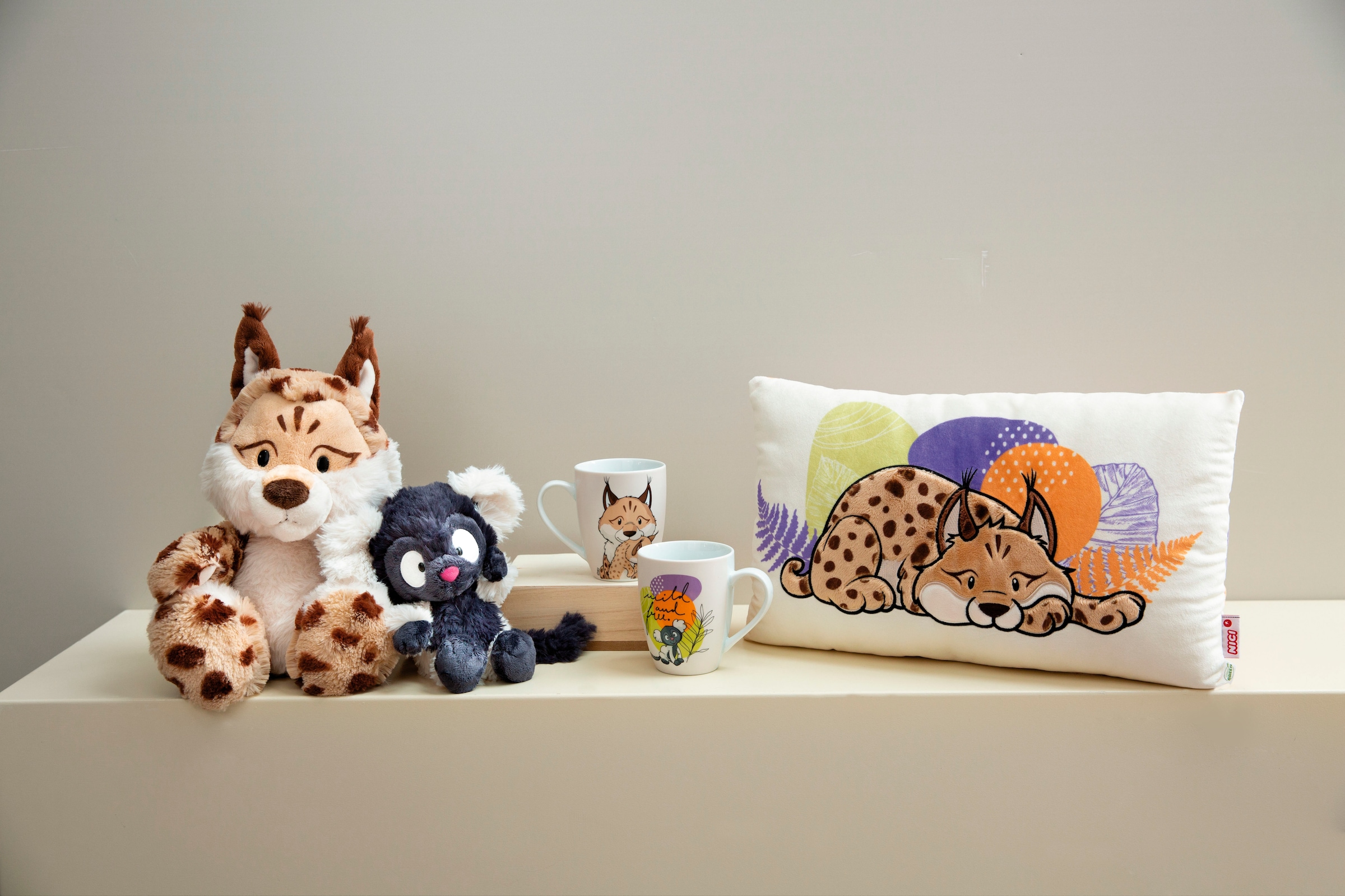 Nici Kuscheltier »Wild Friends GREEN, Luchs Lyka, 25 cm«, schlenkernd, enthält recyceltes Material (Global Recycled Standard)