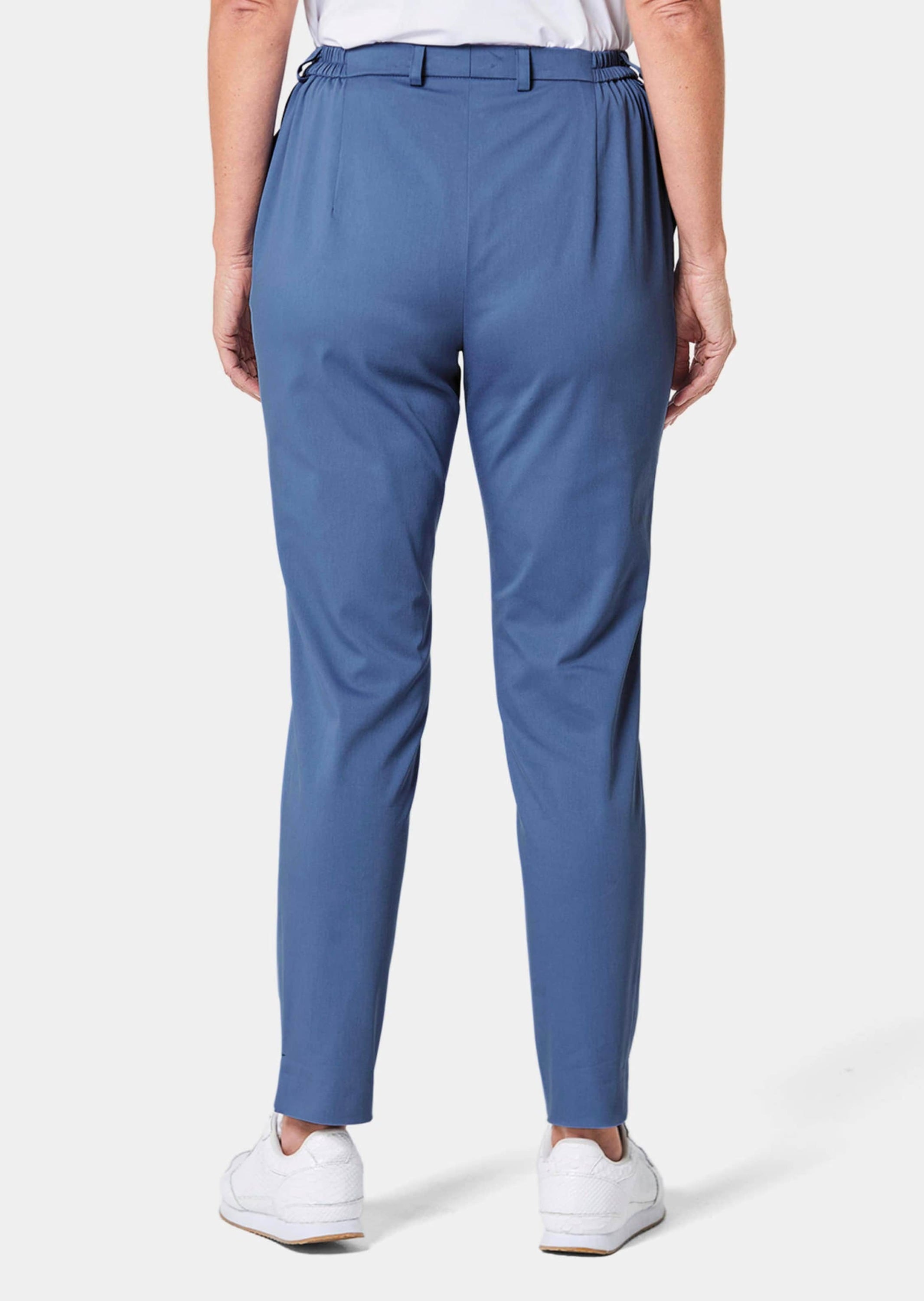 GOLDNER Stoffhose »Kurzgröße Sportive Hose Carla aus trageangenehmen Satin«