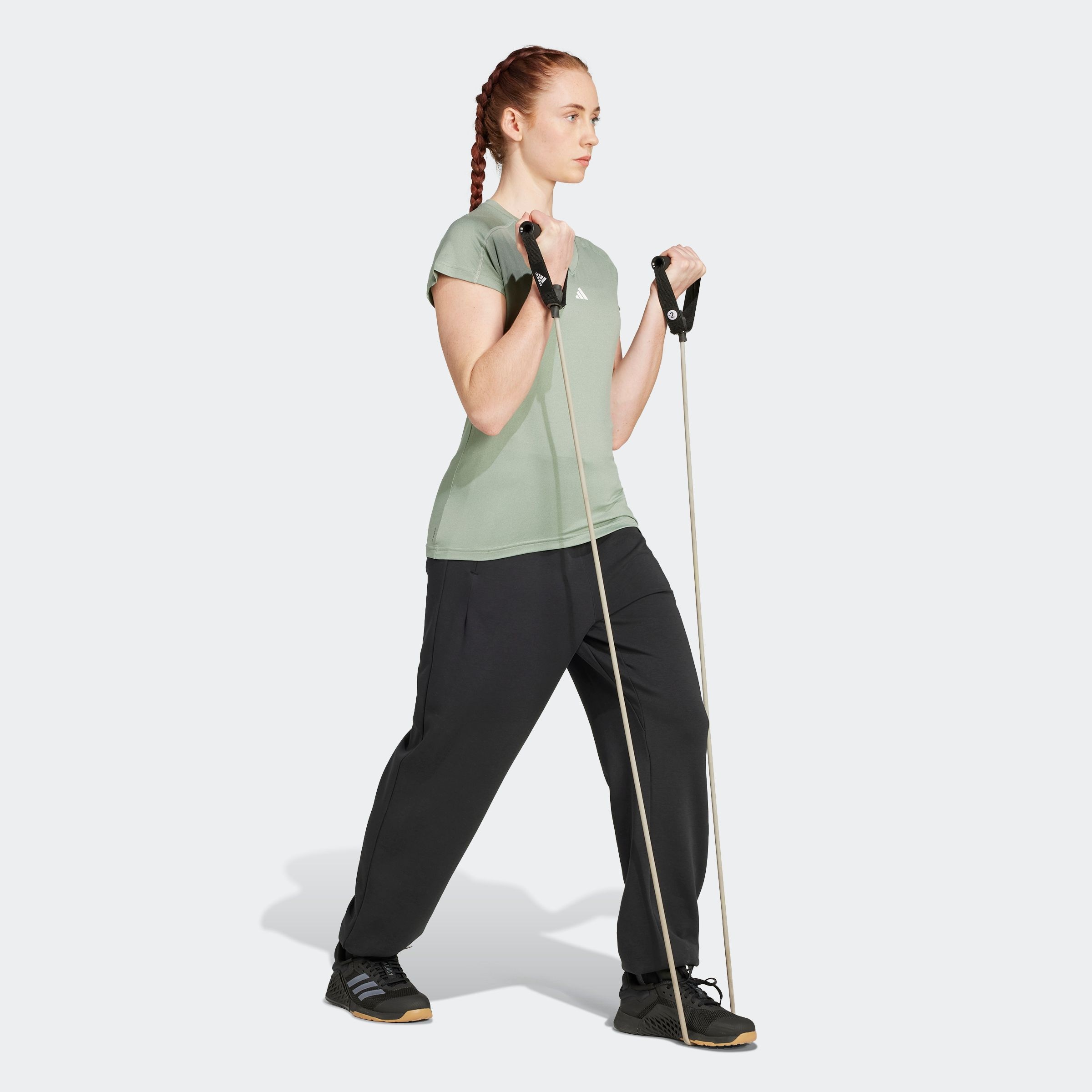 adidas Performance T-Shirt »TR-ES MIN T«, Trainingsshirt, feuchtigkeitsabsorbierend mit V Ausschnitt