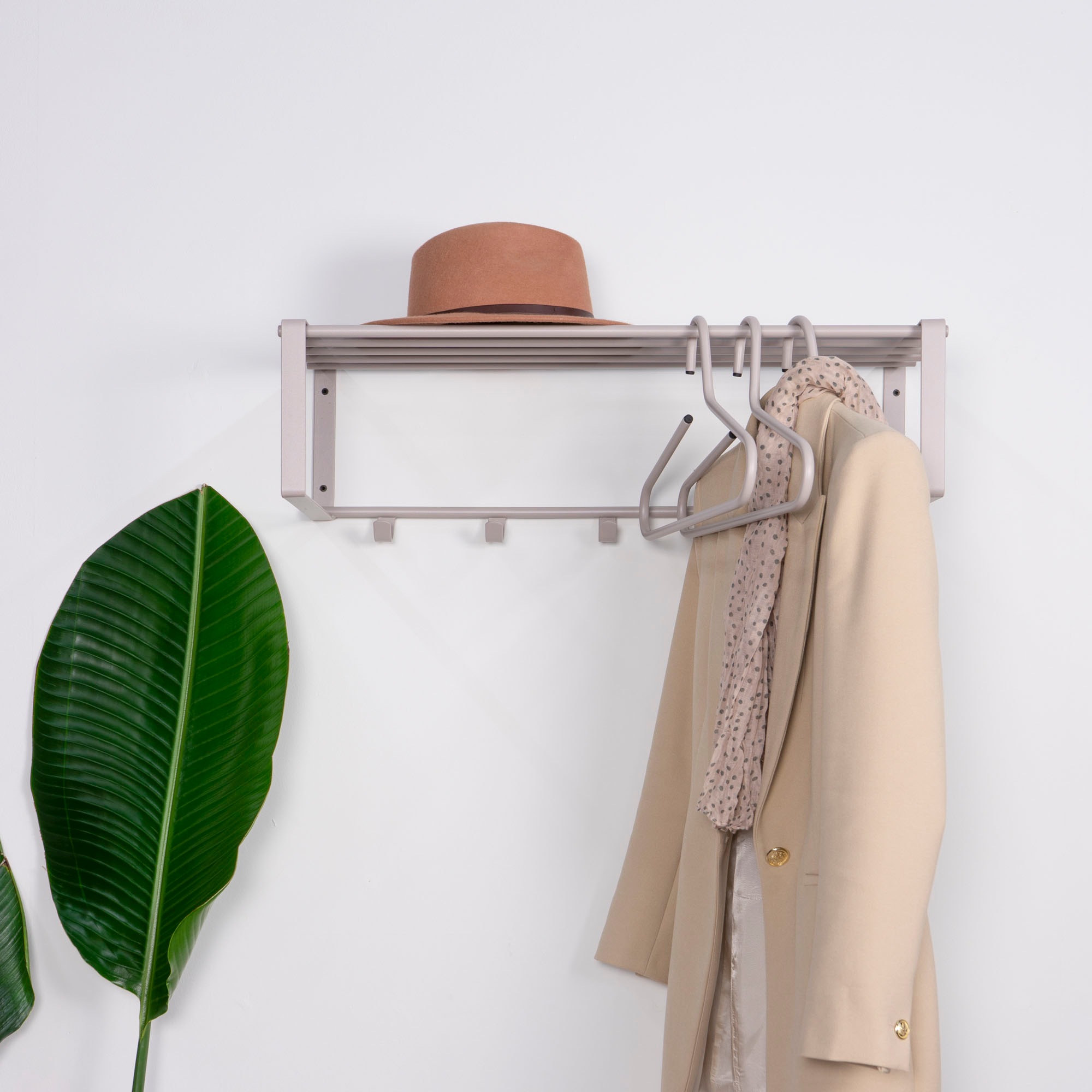 Spinder Design Garderobenleiste »REX«, (1 St.), Wandgarderobe aus Stahl mit Hutablage und 5 bzw. 7 Haken