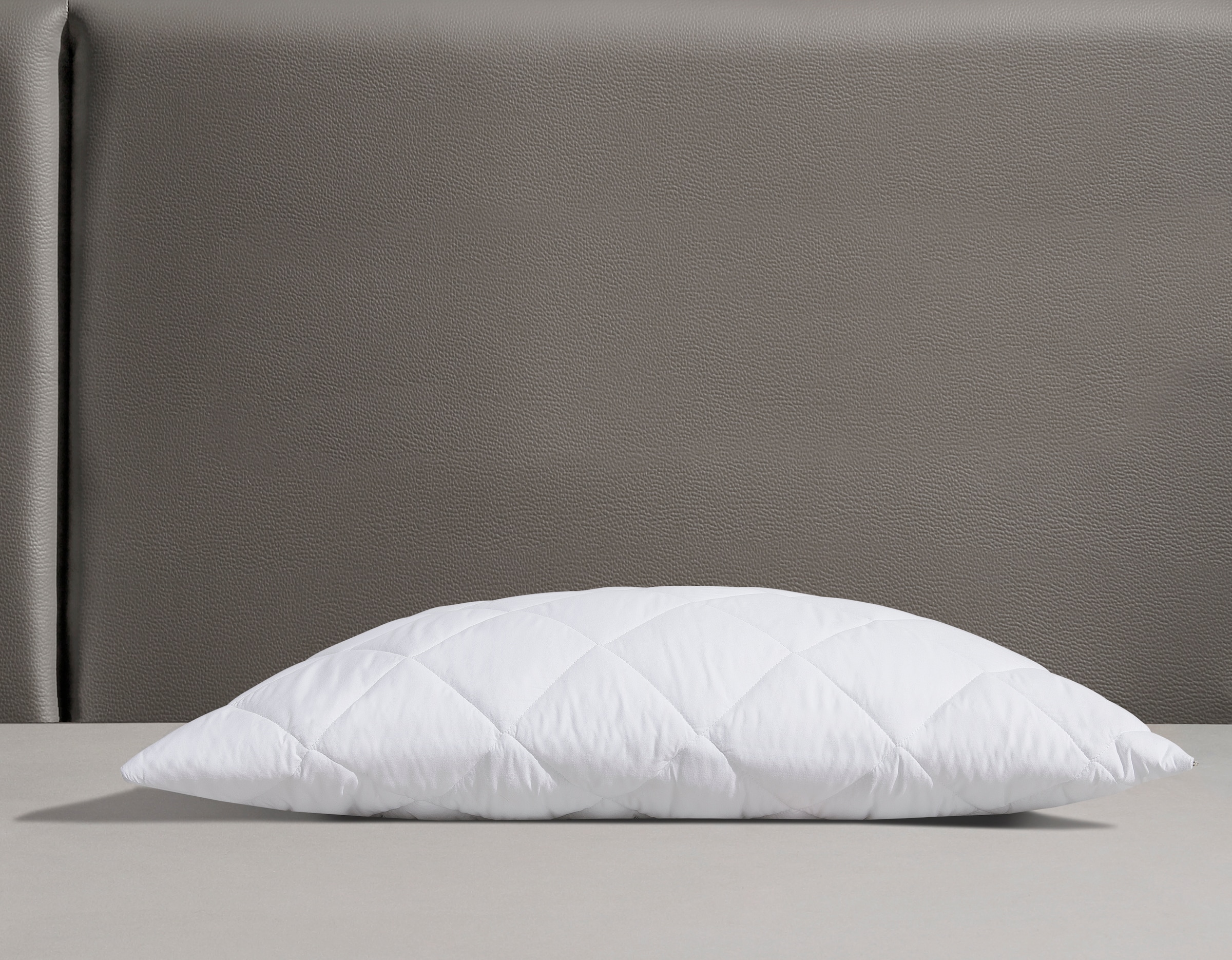 Beco Microfaserkissen »Medibett, Kopfkissen«, Füllung: Polyester, Bezug: Polyester oder Baumwolle, (1 St.), Kissen 40x80 cm, 80x80cm, Allergiker geeignet (Hausstauballergiker)