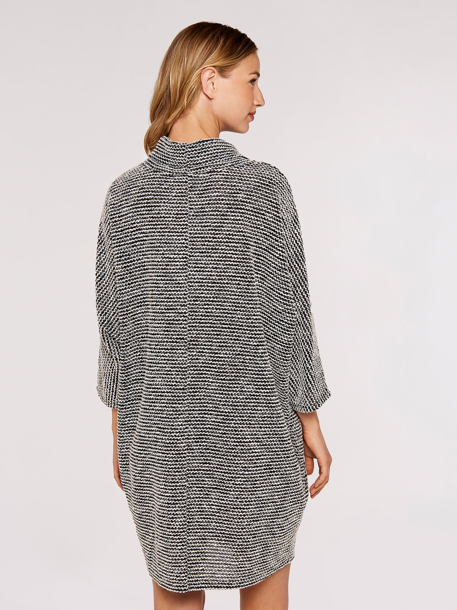 Apricot Strickkleid »Boucle Cocoon Dress« mit Mock Neck