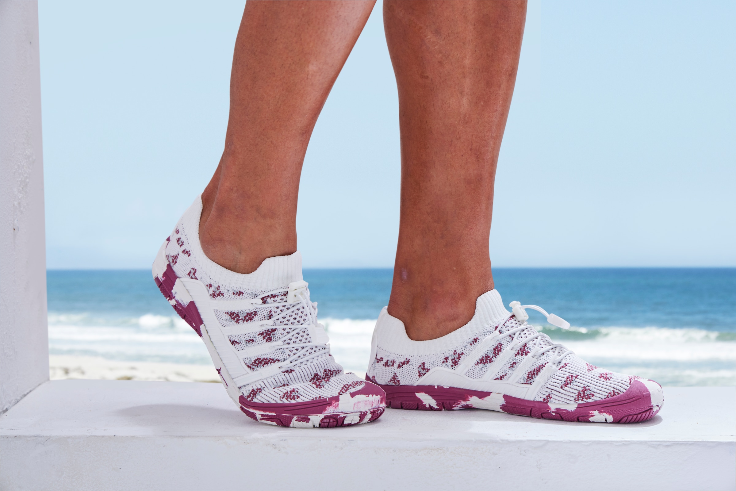 Venice Beach Aquaschuh »Badeschuh, Slipper, Wasserschuh«, mit elastischen Bändern für schnelles Reinschlüpfen, Unisex VEGAN