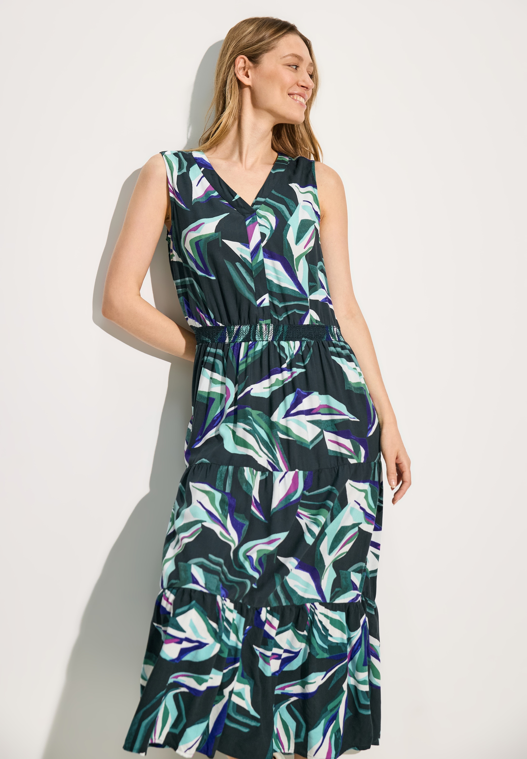 Druckkleid, mit V-Ausschnitt und floralem Print