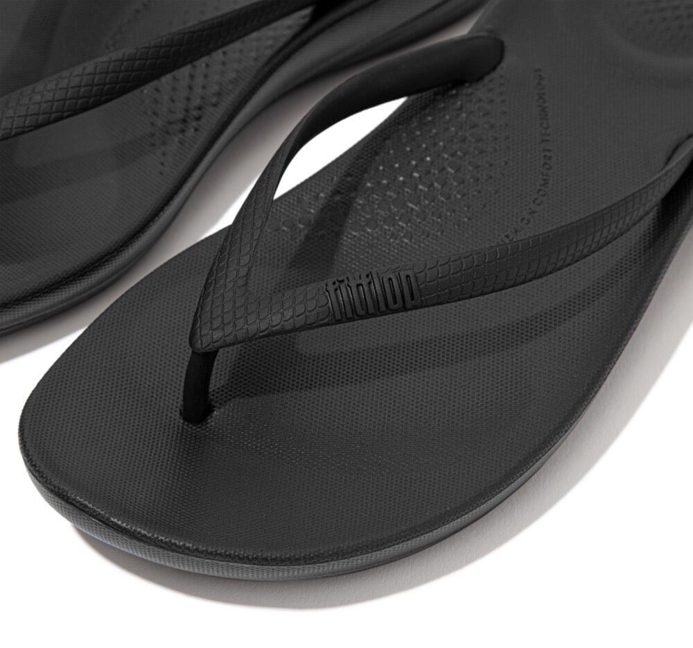 Fitflop Zehentrenner »IQUSHION«, Keilabsatz, Sommerschuh, Schlappen in schmaler Form