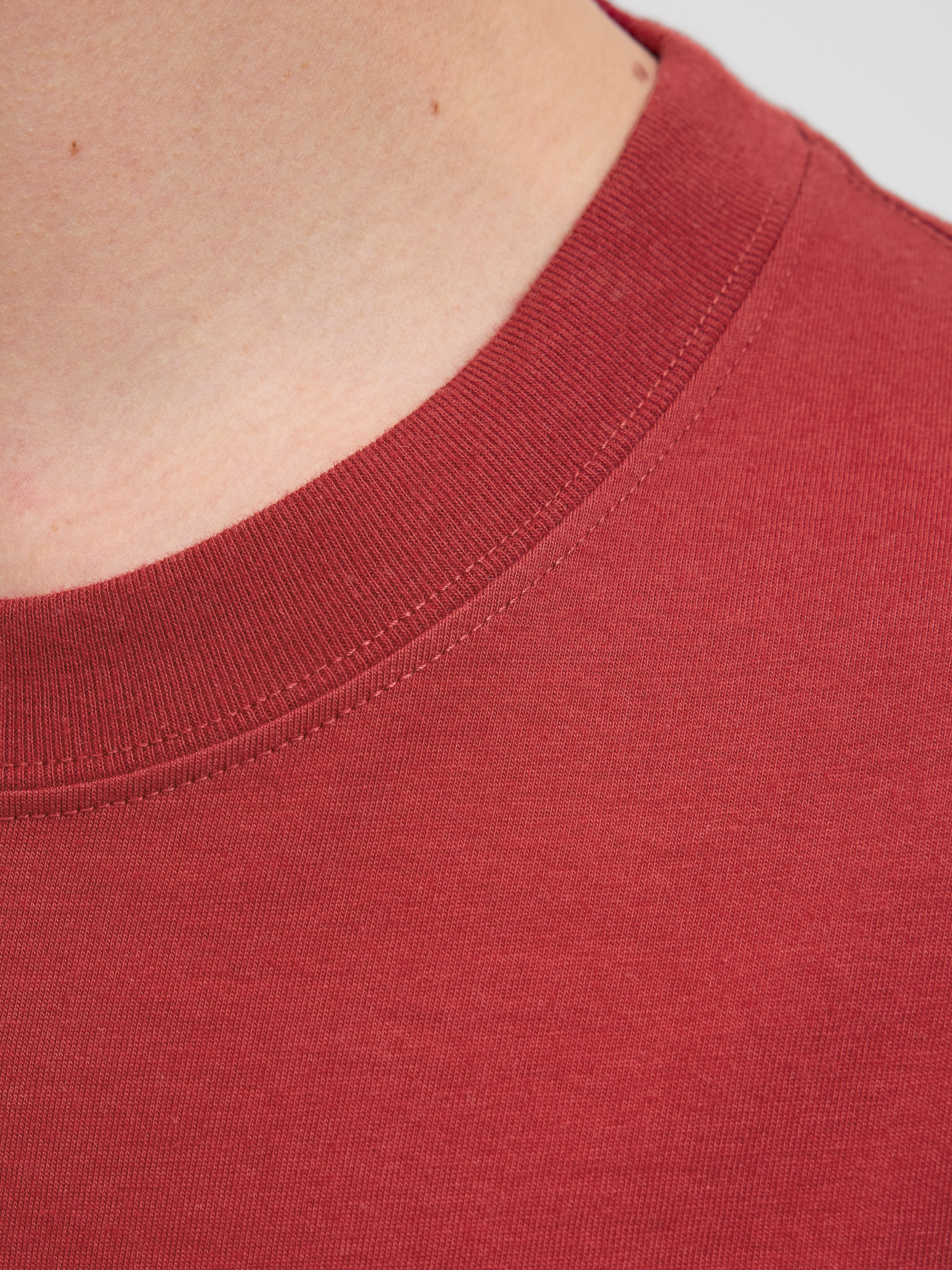 Jack & Jones Kurzarmshirt »JORNORREBRO EMB TEE SS CREW NECK NOOS« mit Logo Print