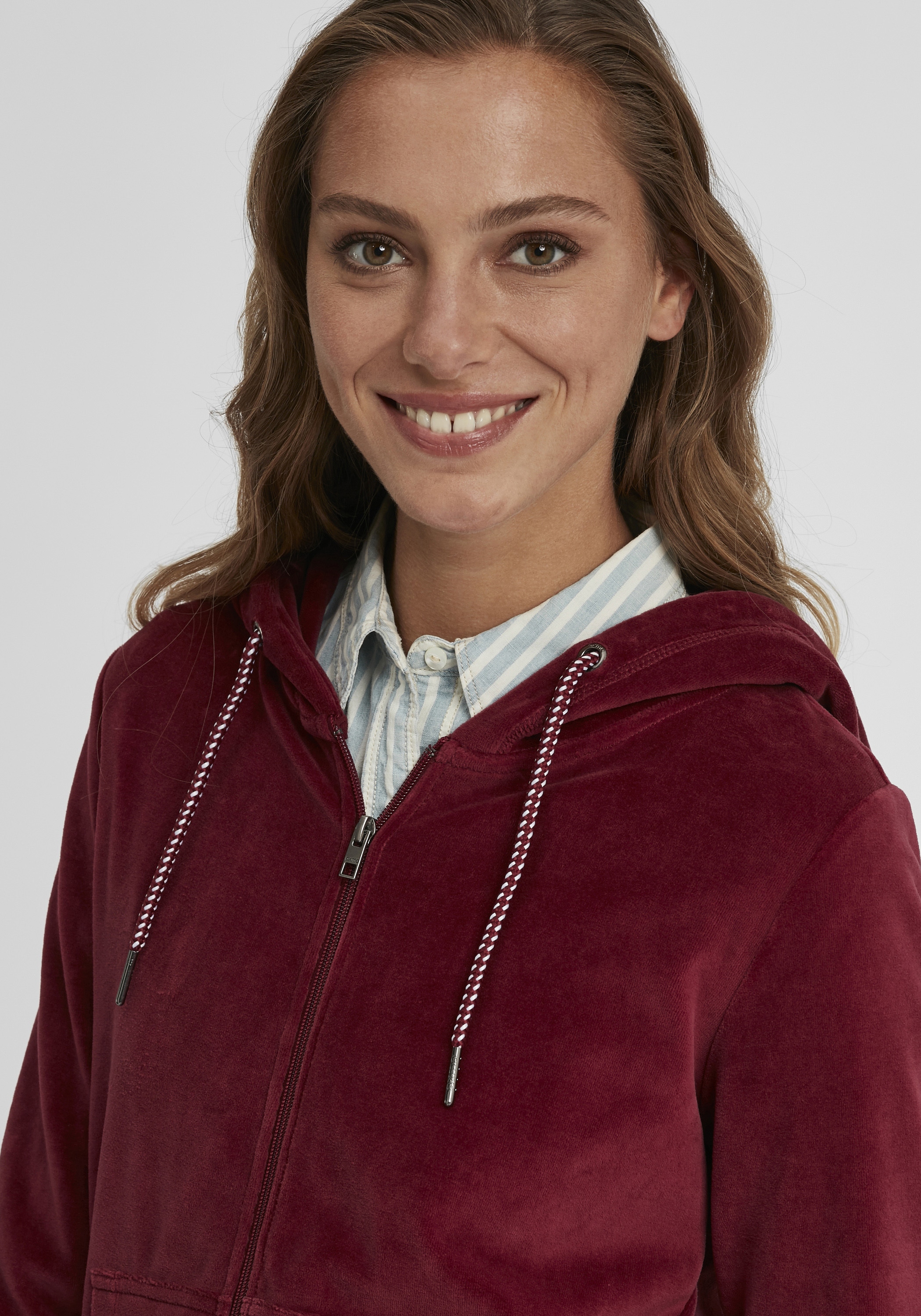 OXMO Kapuzensweatjacke »Kapuzensweatjacke OXVicky«
