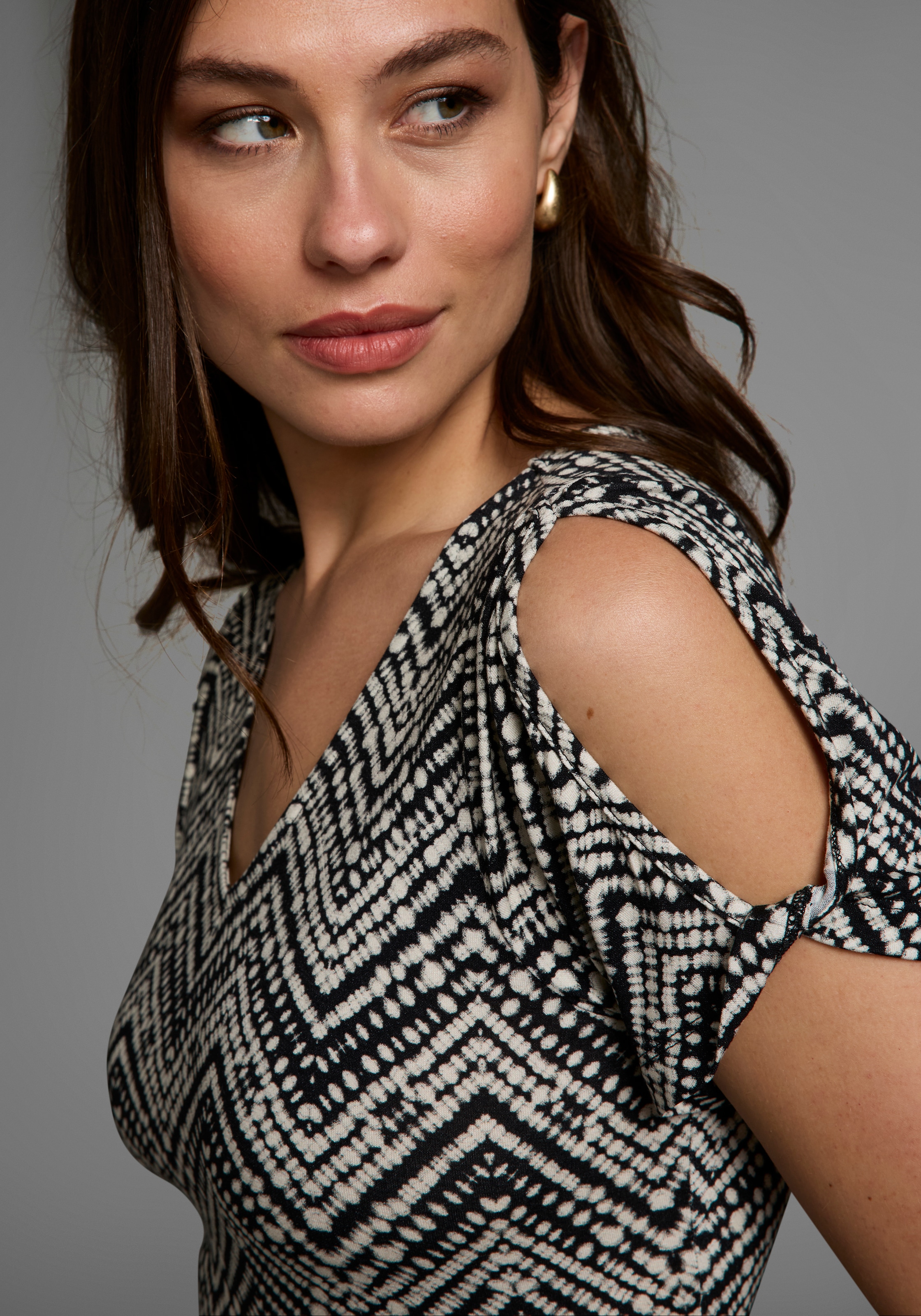 Laura Scott Sommerkleid, mit geschlitzten Flügelärmeln & elastischem Bund - NEUE KOLLEKTION