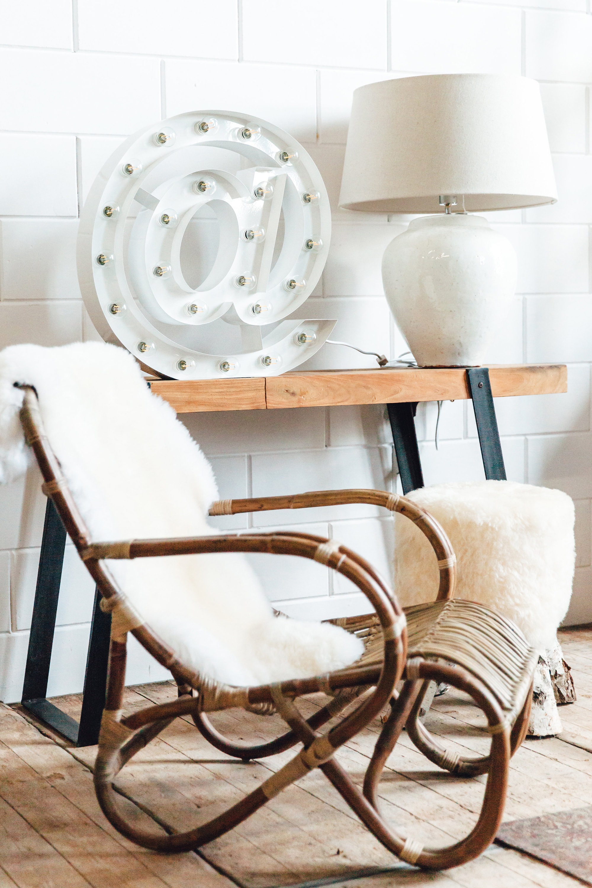 MARQUEE LIGHTS LED Dekolicht »@-Sign« E14 1 Stk. Warmweiß Wandlampe, Tischlampe @-Zeichen 24 Leuchtmittel E14 (exkl) - 61x61cm