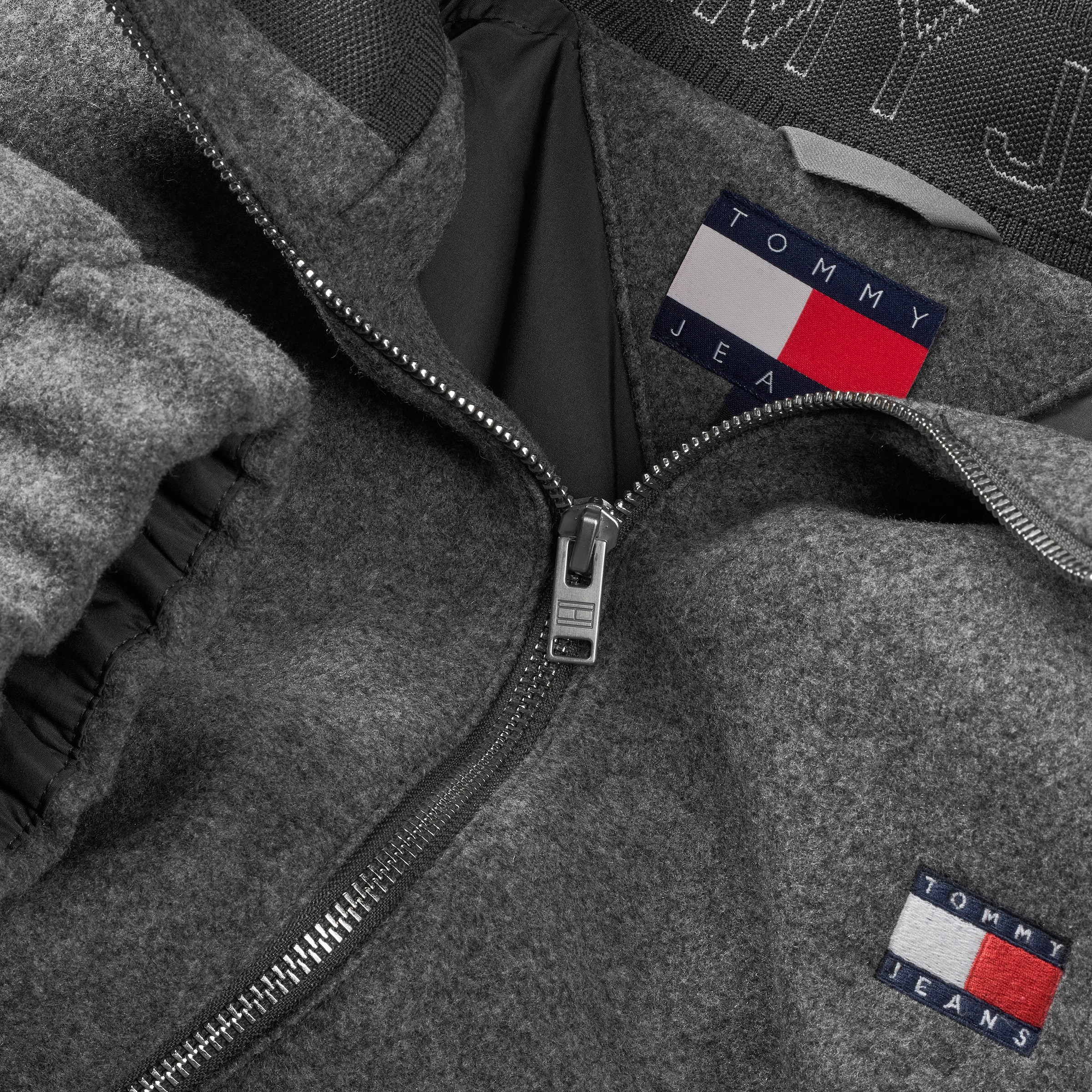 Tommy Jeans Fleecejacke »TJM ESSENTIAL WOOL PADDED« relaxed fit, Stehkragen